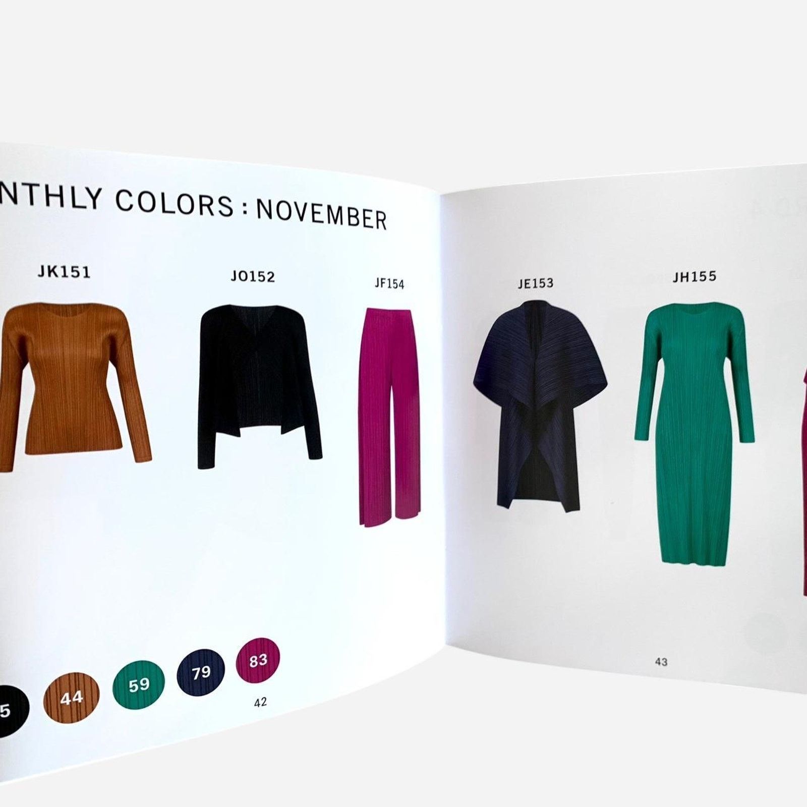 Issey Miyake Issey Miyake PLEATS PLEASE Catalog Latest Edition Size ONE SIZE - 2 Thumbnail