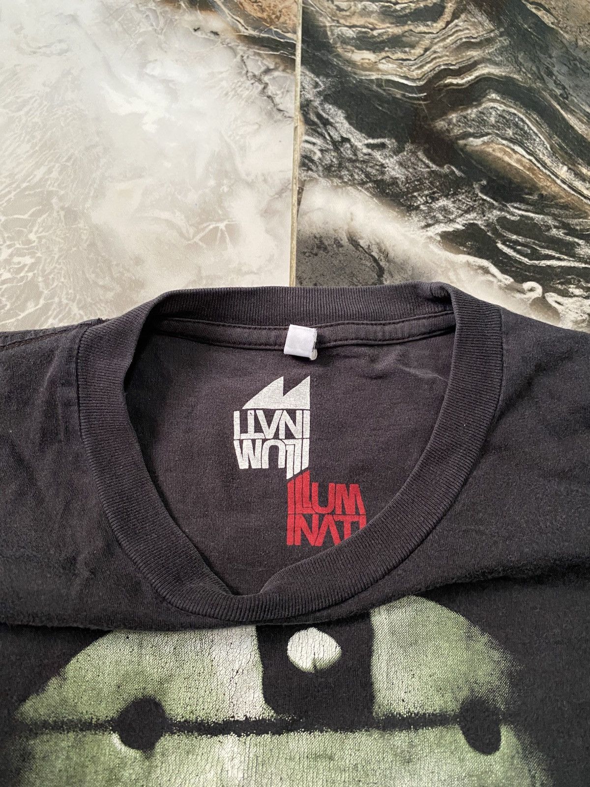 Japanese Brand ILLUMINATI TSHIRT Size US S / EU 44-46 / 1 - 3 Thumbnail