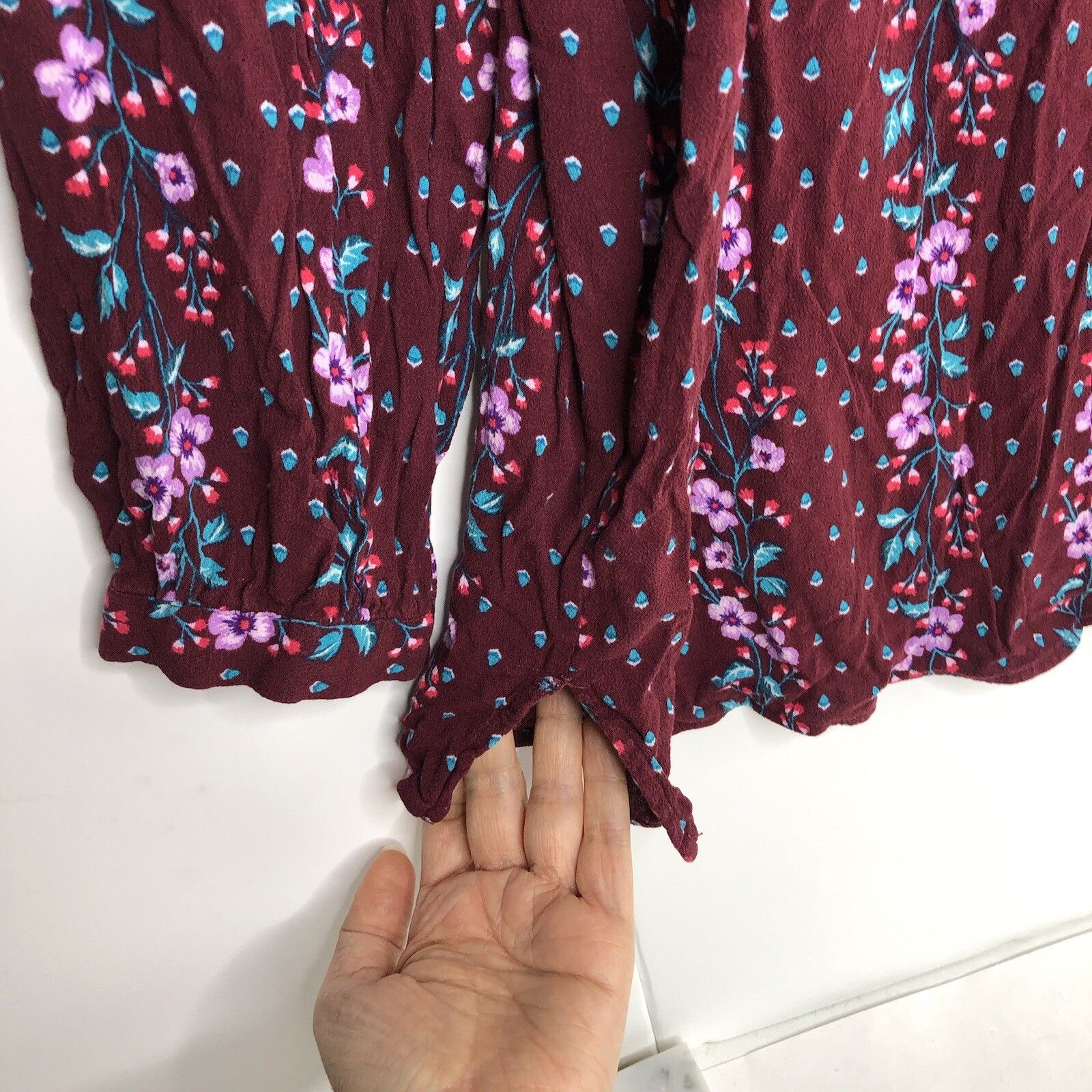 Old Navy Burgundy Old Navy Dark Floral Square Neckline Blouse Sz: L Size L / US 10 / IT 46 - 3 Thumbnail