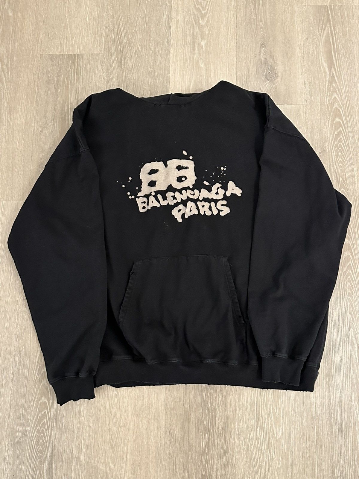 Balenciaga Balenciaga Dirty BB Logo Distressed Cotton Graphic Hoodie Size US M / EU 48-50 / 2 - 1 Thumbnail