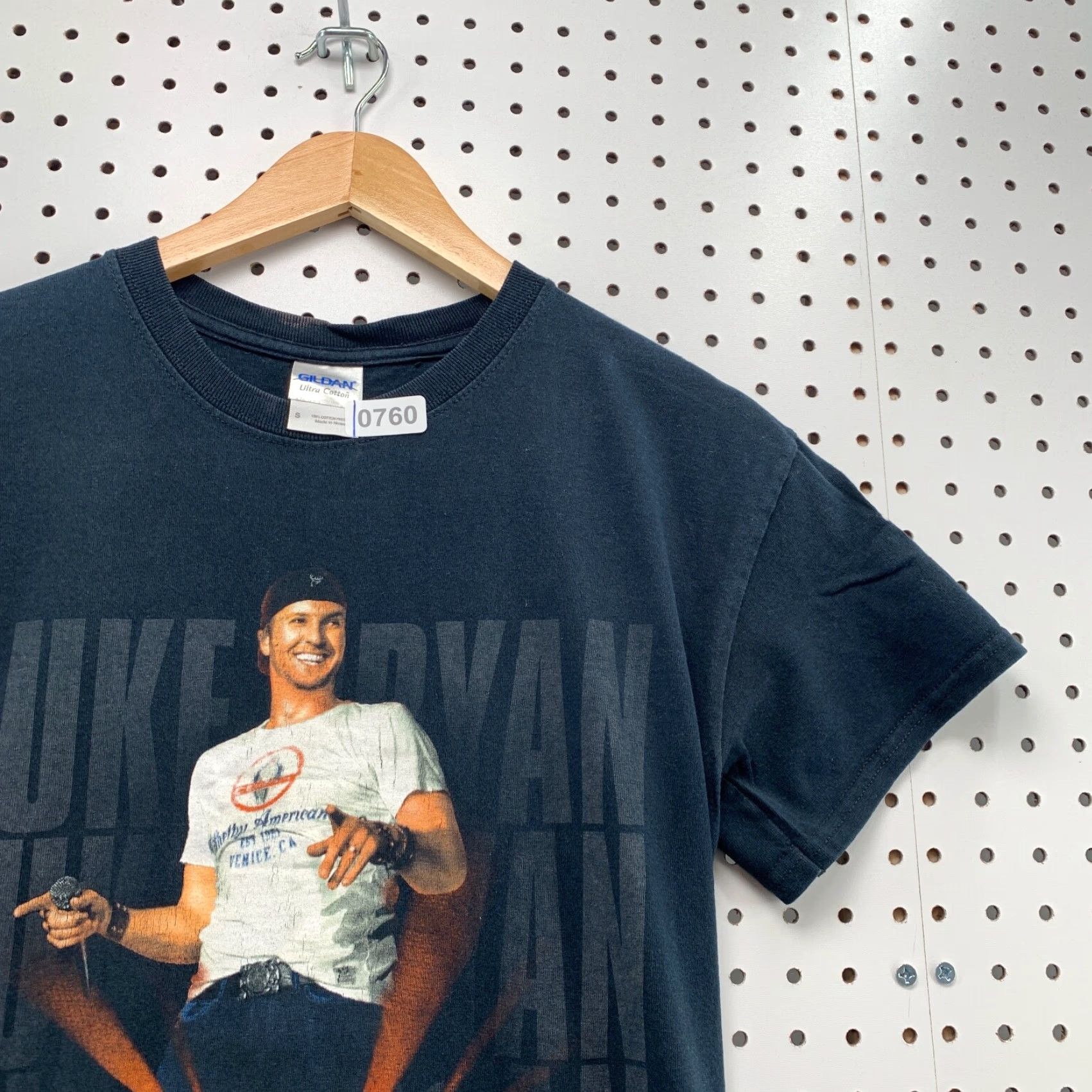 Vintage VINTAGE Luke Bryan Shirt Adult Small Black Music Tour Country Band 2010s Mens Size US S / EU 44-46 / 1 - 2 Thumbnail