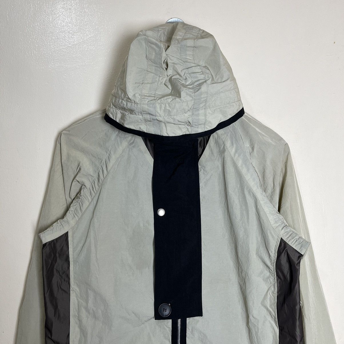 Arnar Mar Jonsson ARNAR MĀR JŌNSSON AW21 COMPOSITION V-NECK HOODED JACKET Size US S / EU 44-46 / 1 - 2 Thumbnail