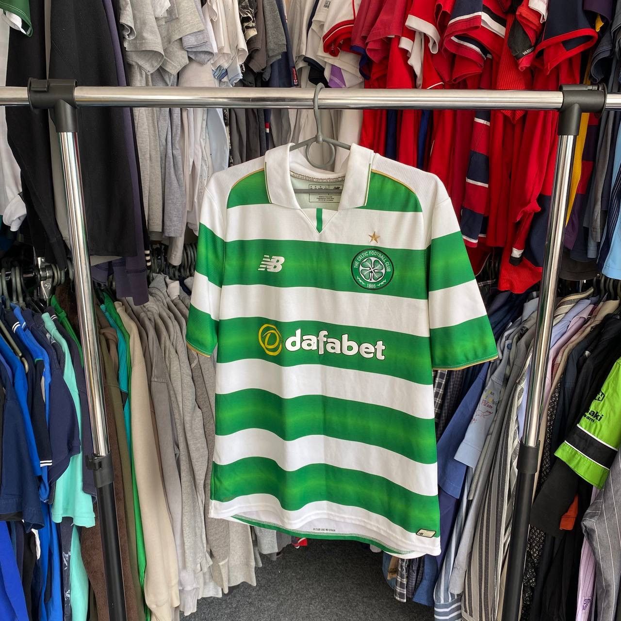 New Balance × Vintage Men’s New Balance FC Celtic Magners big logo jersey Size US M / EU 48-50 / 2 - 1 Thumbnail