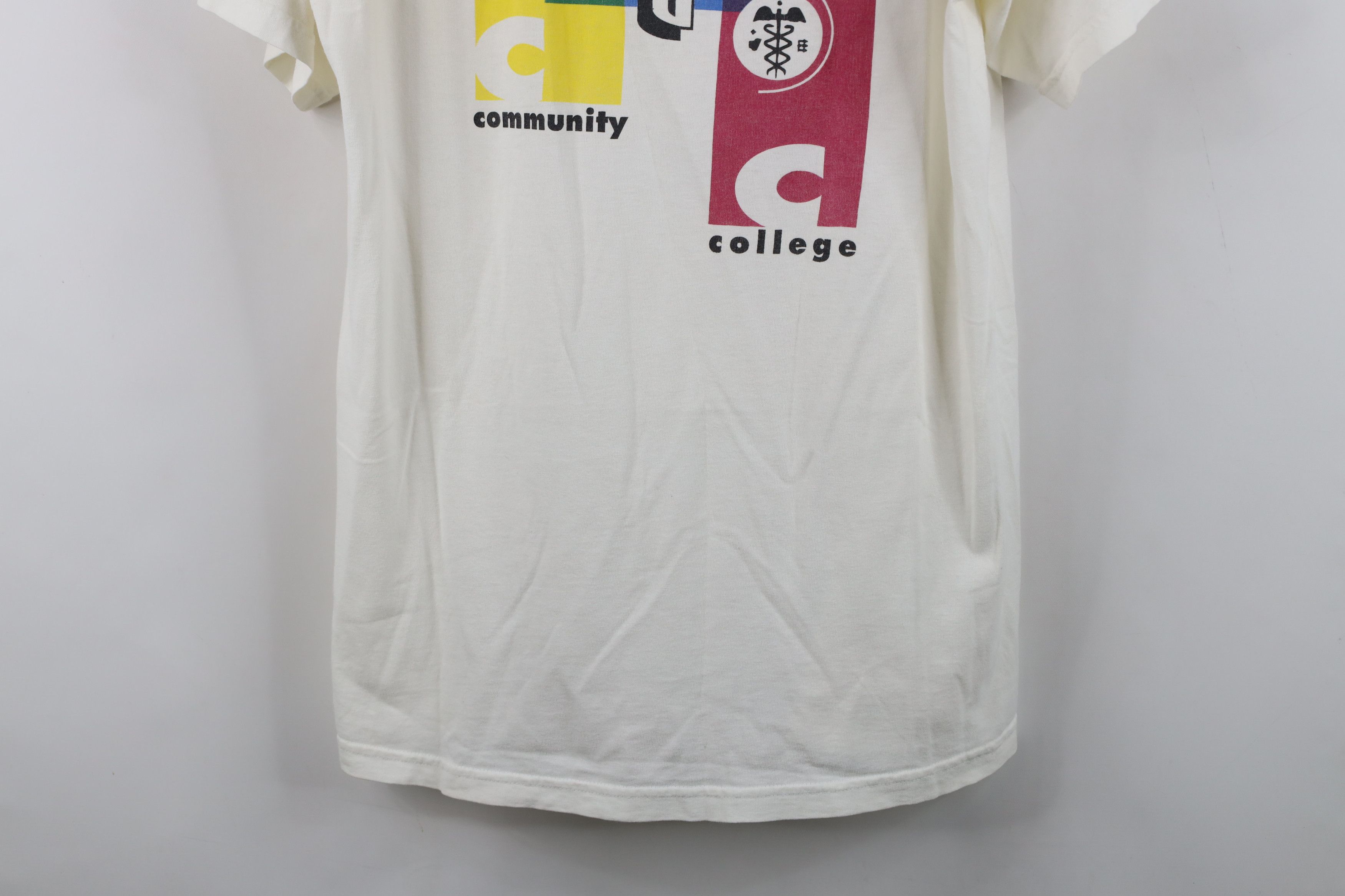 Vintage Vintage 90s Community College Radiology T-Shirt White Cotton Size US L / EU 52-54 / 3 - 3 Thumbnail