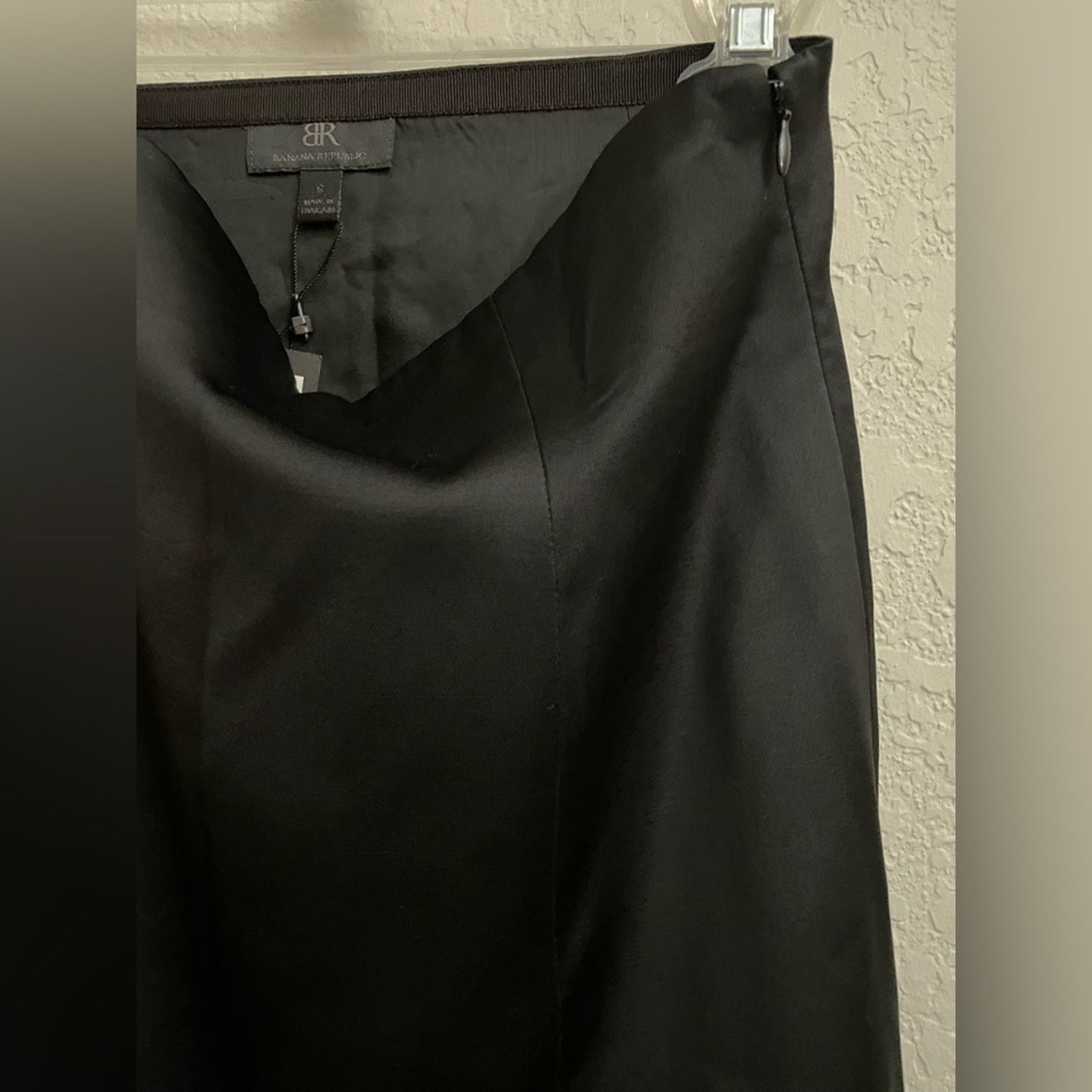 Banana Republic Banana Republic Black Satin Midi A-Line Skirt - Size 6 Size 28" / US 6 / IT 42 - 5 Thumbnail