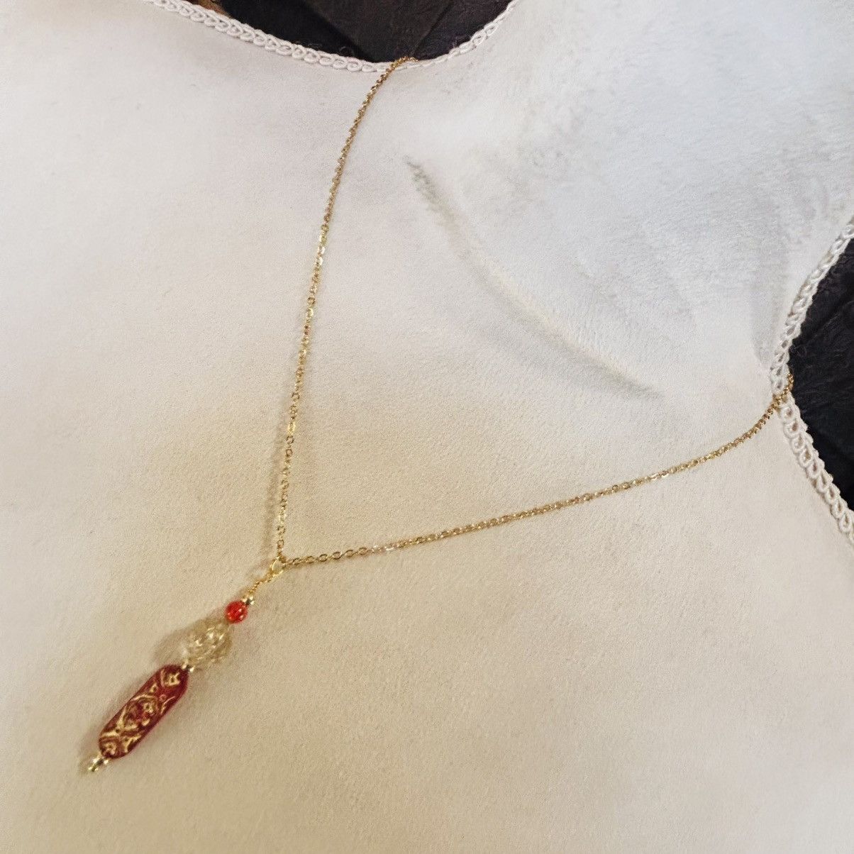 Handmade Handcrafted elegant glass beaded pendant on chain necklace Size ONE SIZE - 2 Thumbnail