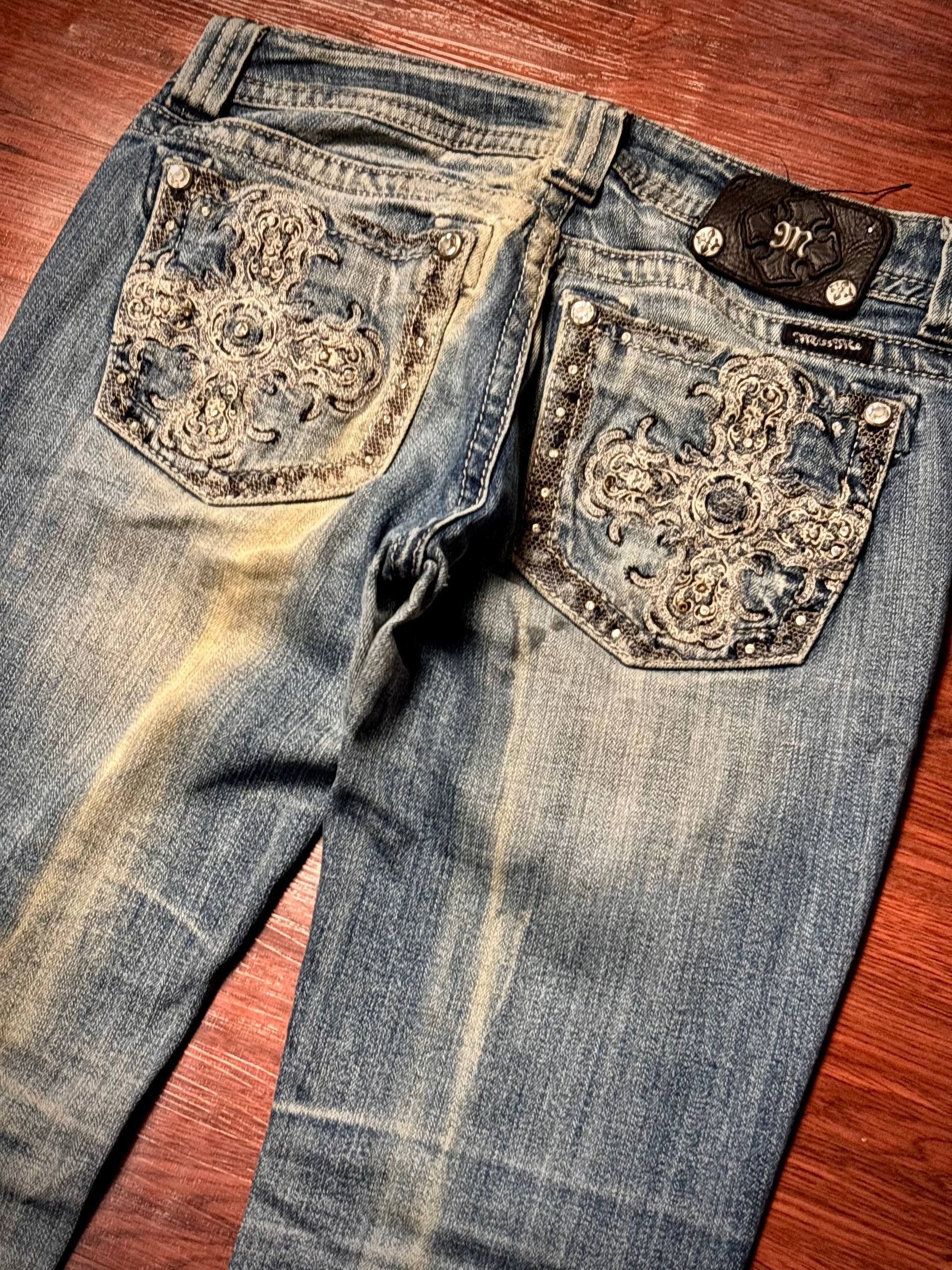 Miss Me Vintage Y2K Miss Me Distressed Cross Embroidery Flare Pants Size 30" / US 8 / IT 44 - 2 Thumbnail
