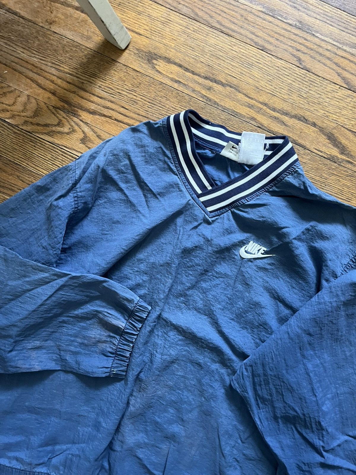 Nike × Vintage Vintage 90’s Nike blue and white jacket faded windbreaker M Size US M / EU 48-50 / 2 - 2 Thumbnail