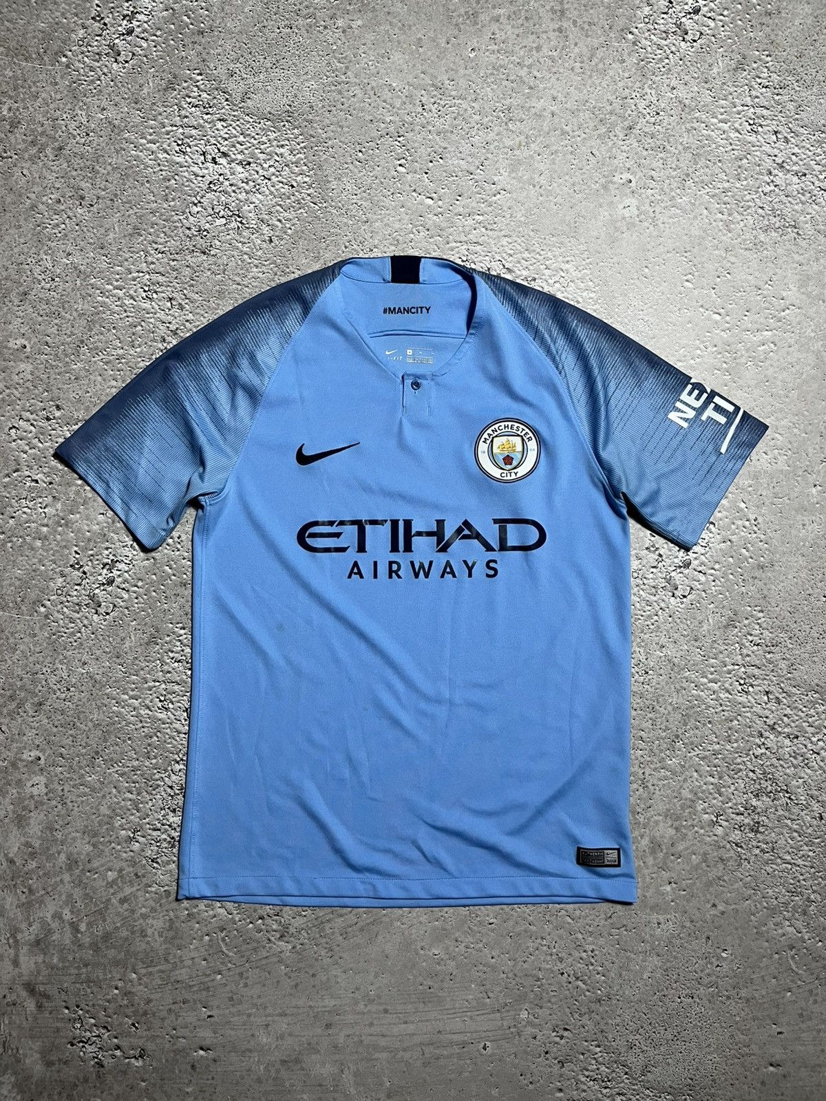 Nike Nike Manchester City 2018 Home Jersey Shirt Size M Size US M / EU 48-50 / 2 - 1 Thumbnail