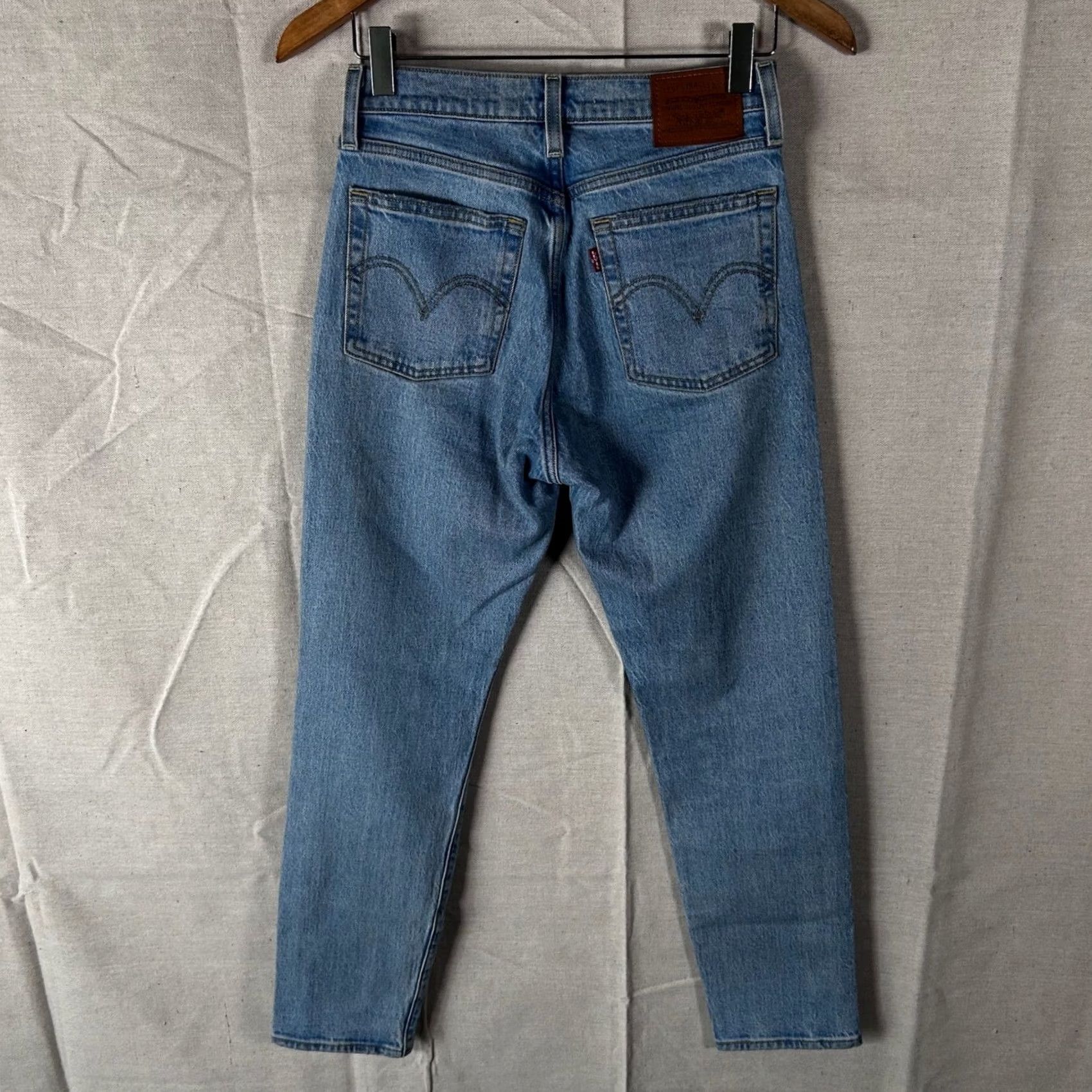 Vintage Levi's Premium Wedgie Straight Jeans Womens 25 Medium Wash Blue 22861-0098 Size 42" / US 20 - 4 Thumbnail