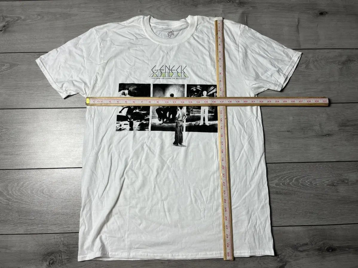 Band Tees Genesis Tshirt the lamb lies down on broadway size XLarge Size US XL / EU 56 / 4 - 5 Thumbnail