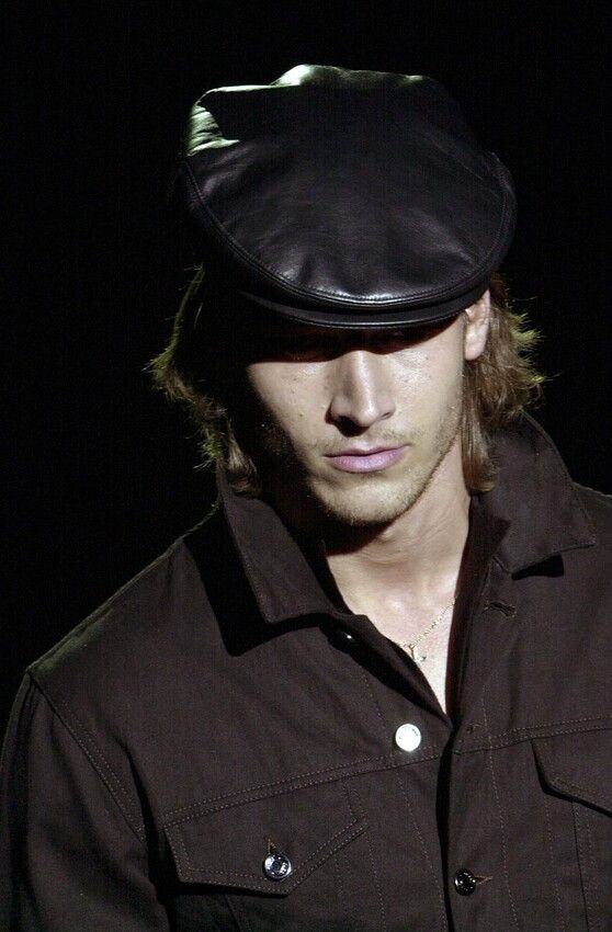 Gucci F/W 2003 RUNWAY LEATHER CAP BY TOM FORD Size ONE SIZE - 1 Thumbnail