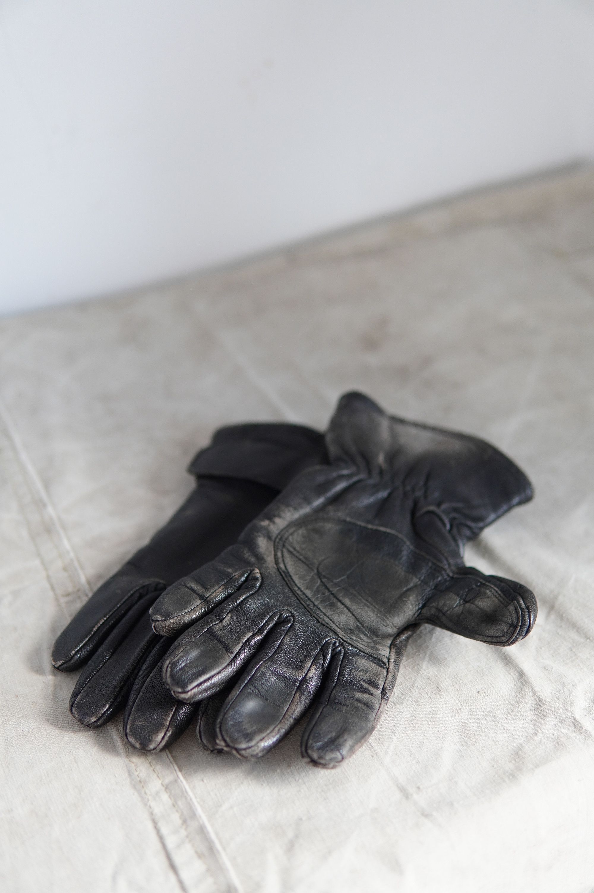 Genuine Leather Vintage German Army Motocycle Faded Leather Gloves Size ONE SIZE - 1 Thumbnail