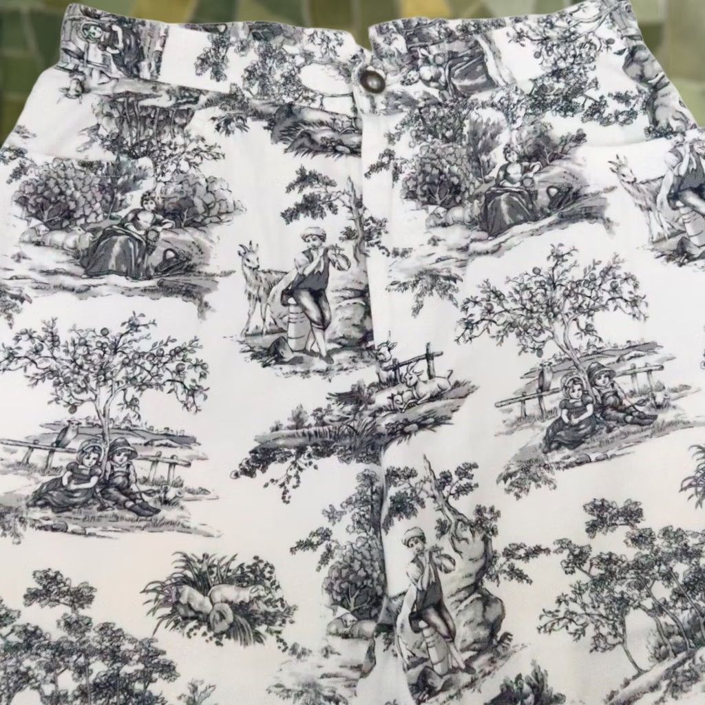 Vintage VINTAGE 90s White and Black Folklore Drawing Nature Print Pants XS Regular Tapered Ankle 27in Rise 10in Bohemian Nature 25in Waist Womens Size 26" / US 2 / IT 38 - 1 Thumbnail