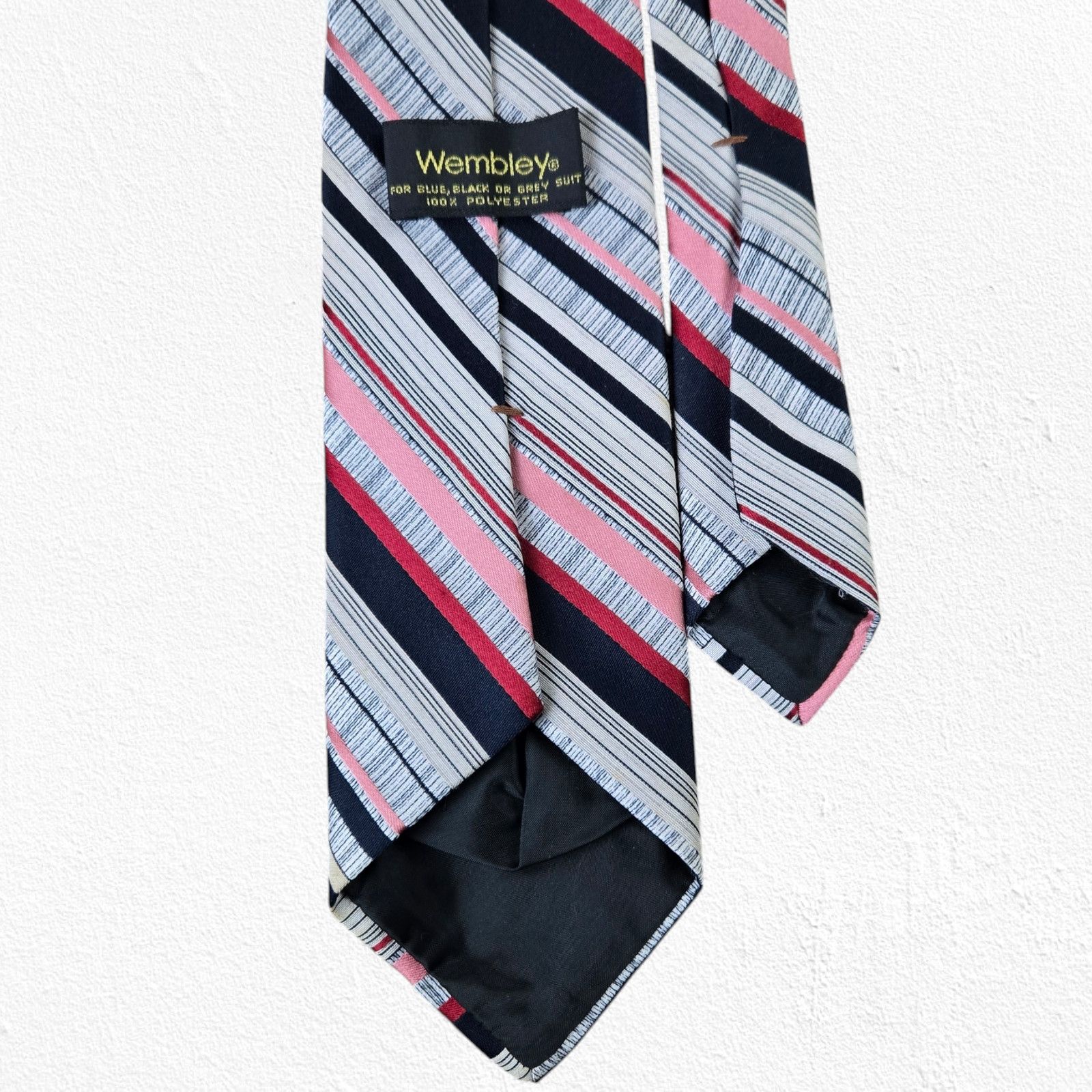 Vintage 70s Silver Red Navy Diagonal Striped Neck Tie Size ONE SIZE - 5 Thumbnail