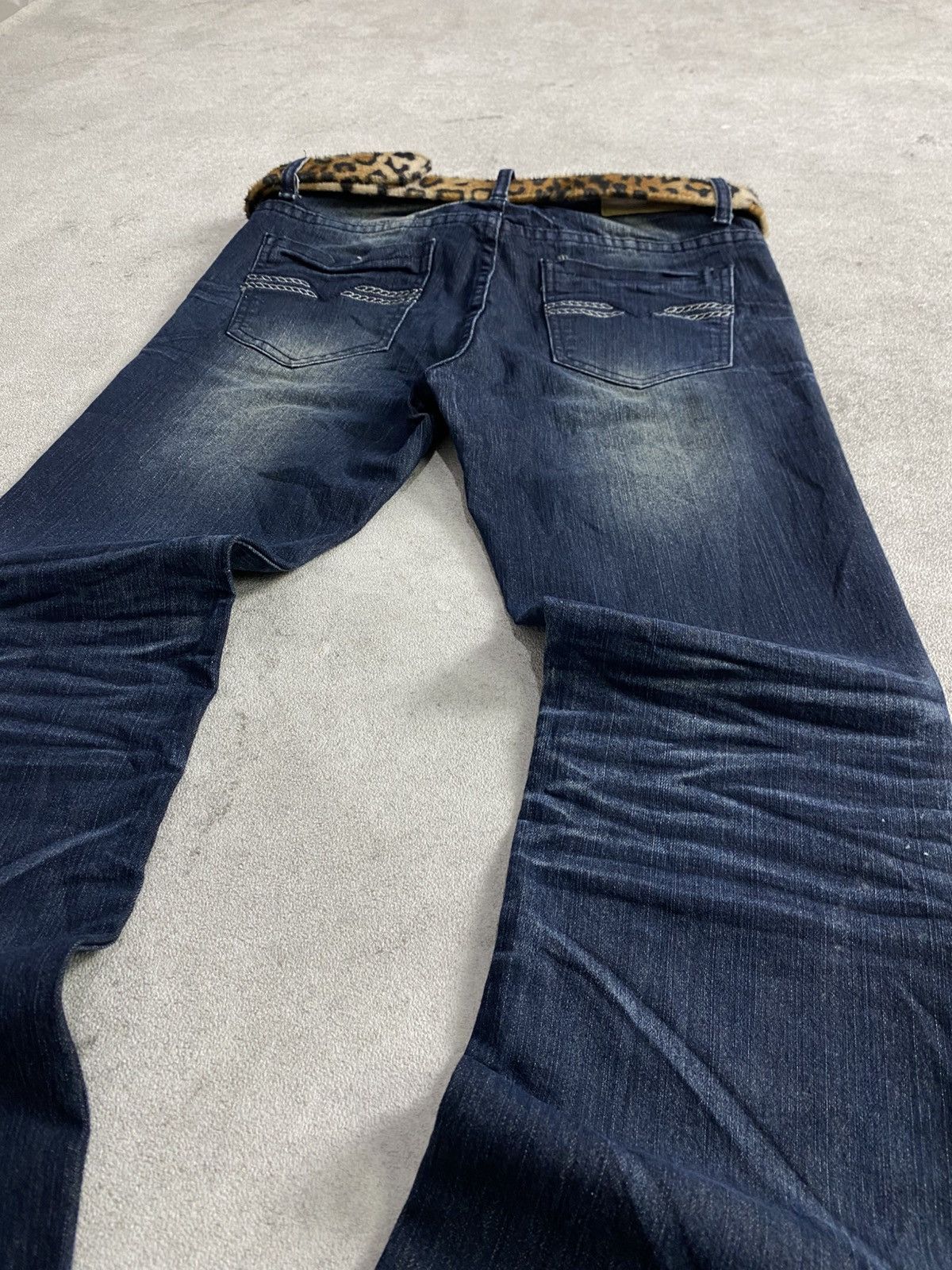 Japanese Brand 2000s Adorable Flare jean Size US 29 - 4 Thumbnail