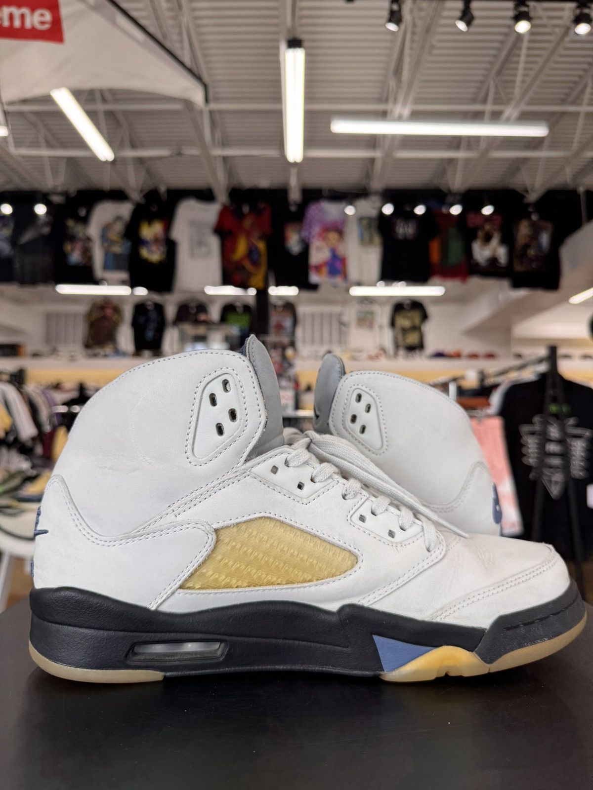 A Ma Maniere × Jordan Brand Air Jordan 5 Retro A Ma Maniére Dawn Size. 11.5W/10M (2023) Size US 10 / EU 43 - 3 Thumbnail