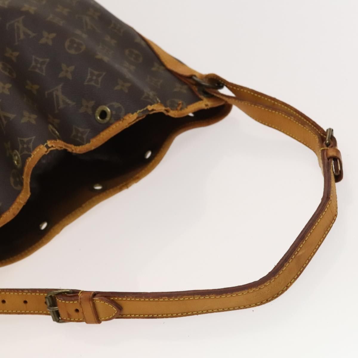 Louis Vuitton LOUIS VUITTON Monogram Noe Shoulder Bag M42224 Size ONE SIZE - 8 Thumbnail