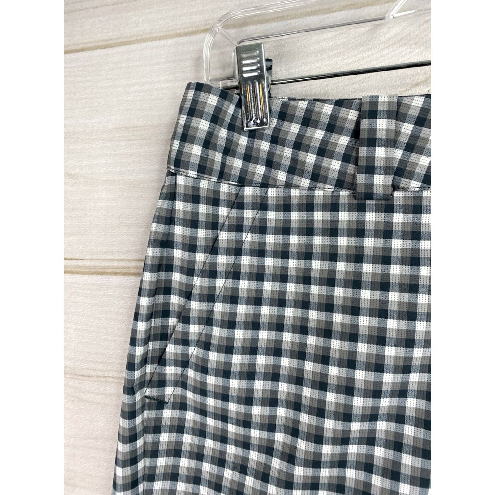 Nike Nike Golf Shorts Womens 8 Green Gray Plaid Dri-Fit Nylon Blend Stretch Bermuda Activewear Athletic Outfit Womens 8 Nike Golf Shorts Size 30" / US 8 / IT 44 - 2 Thumbnail