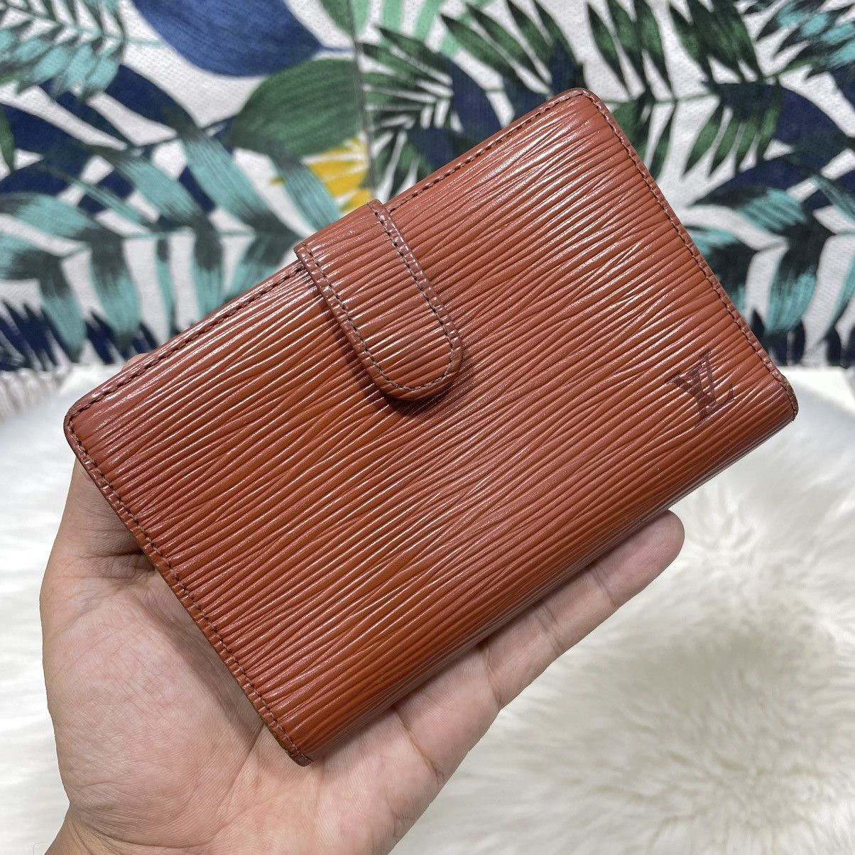 Louis Vuitton Authentic LOUIS VUITTON EPI Leather Kisslock Bifold Wallet Size ONE SIZE - 1 Thumbnail