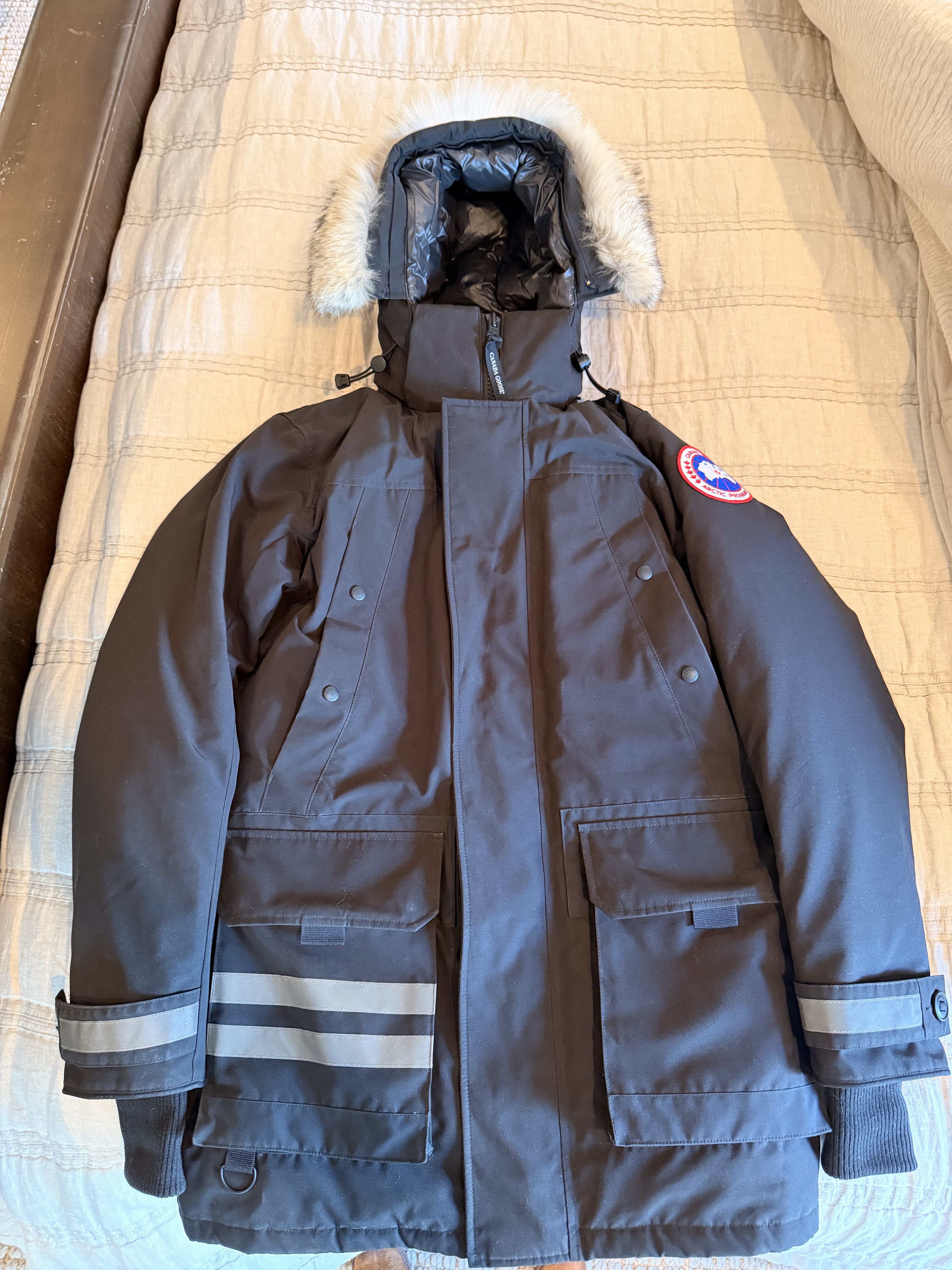 Canada Goose Canada Goose Men’s Parka – Style 9513M – Size Medium Size US M / EU 48-50 / 2 - 1 Thumbnail