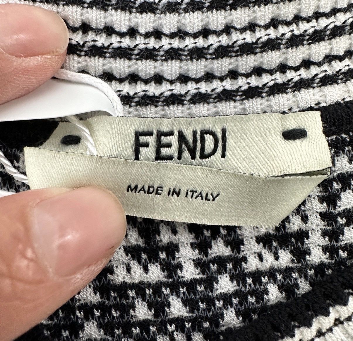 Fendi Fendi Black and White Knitted Short Sleeve K12 Size XS / US 0-2 / IT 36-38 - 4 Thumbnail