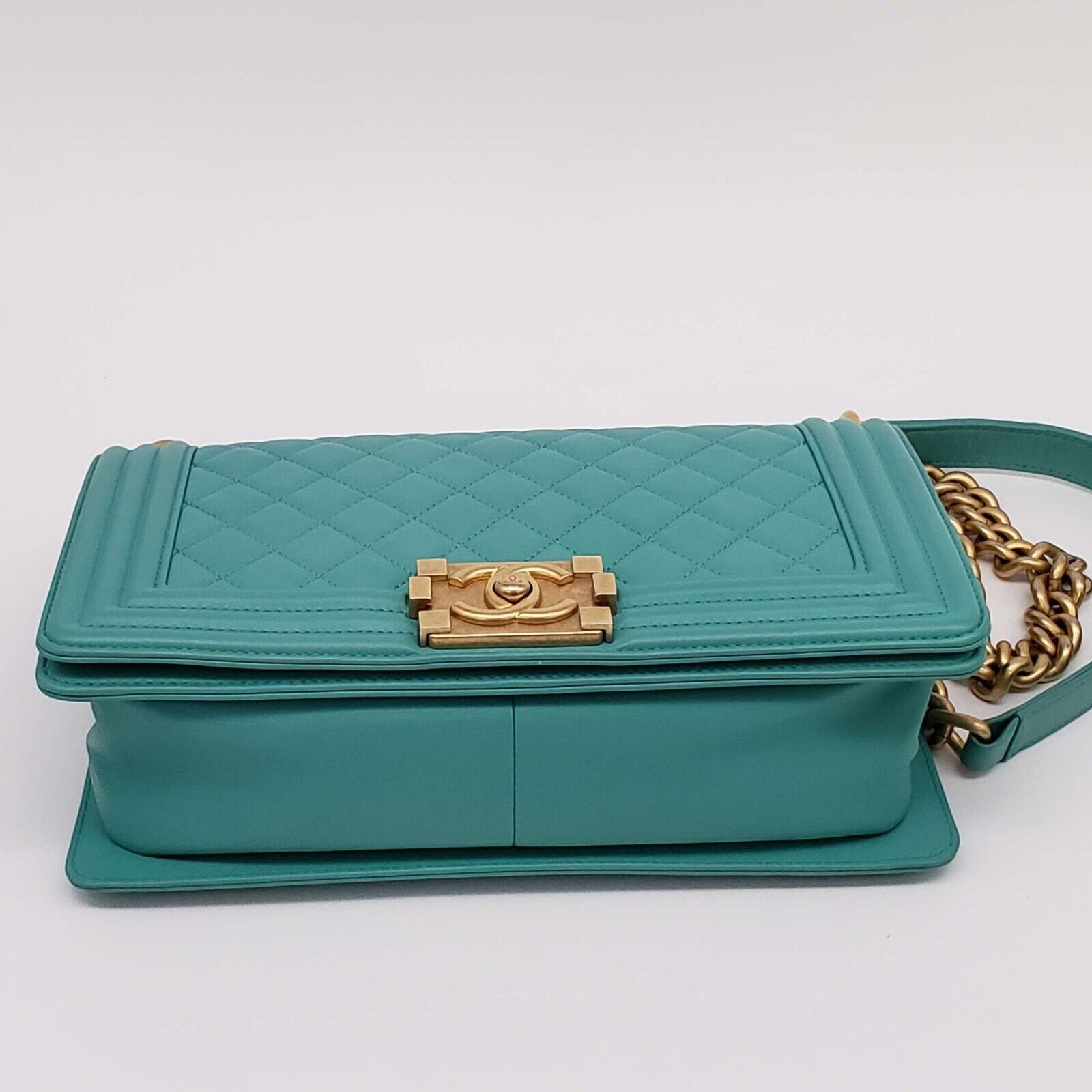 Chanel Authentic CHANEL Boy Green Leather Shoulder Bag 2650-080524 Size ONE SIZE - 8 Thumbnail