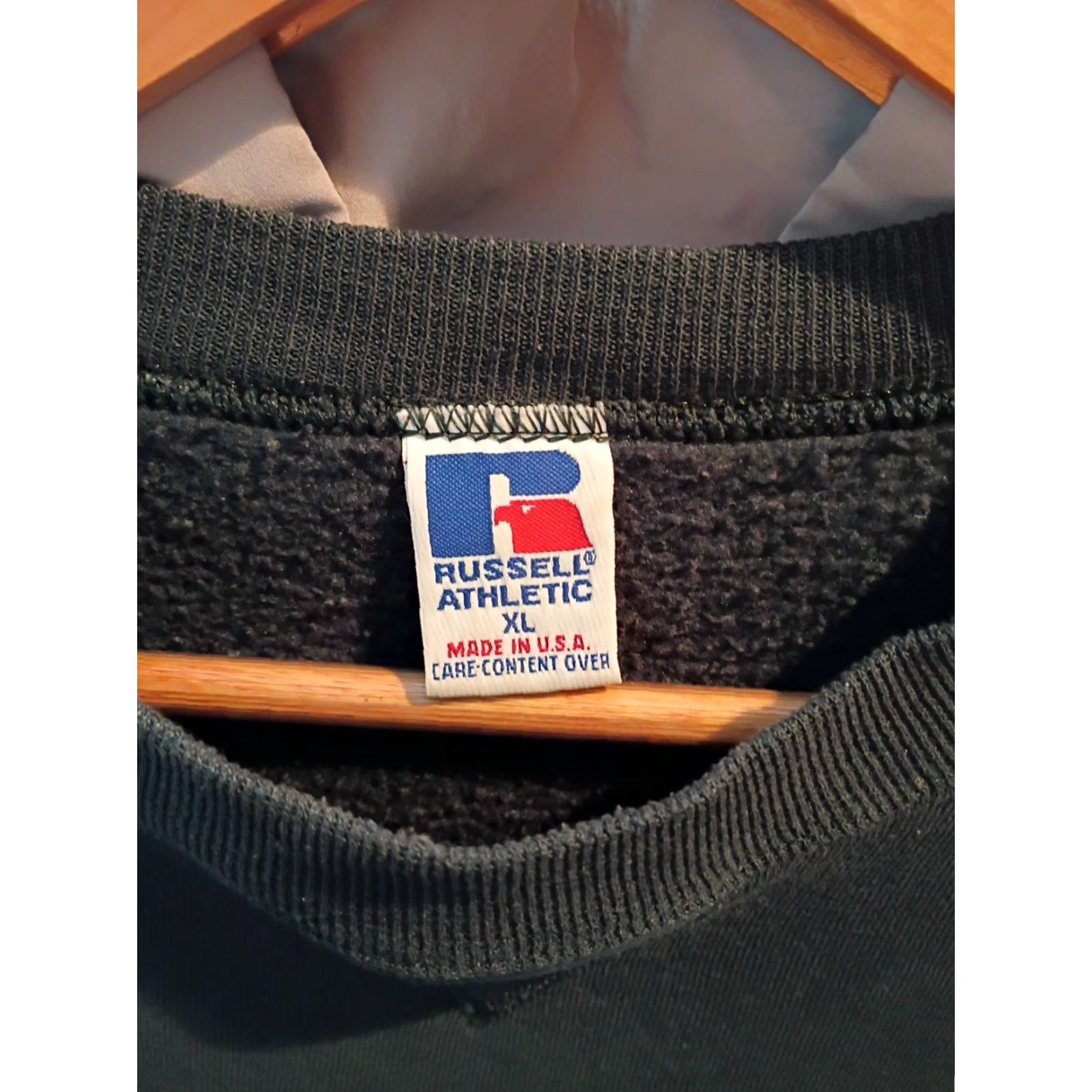 Russell Athletic VINTAGE Russell Athletic Sweatshirt Pullover XL Men Green 90s Heavyweight Crew Neck Long Sleeve USA Made Logo Size US XL / EU 56 / 4 - 2 Thumbnail