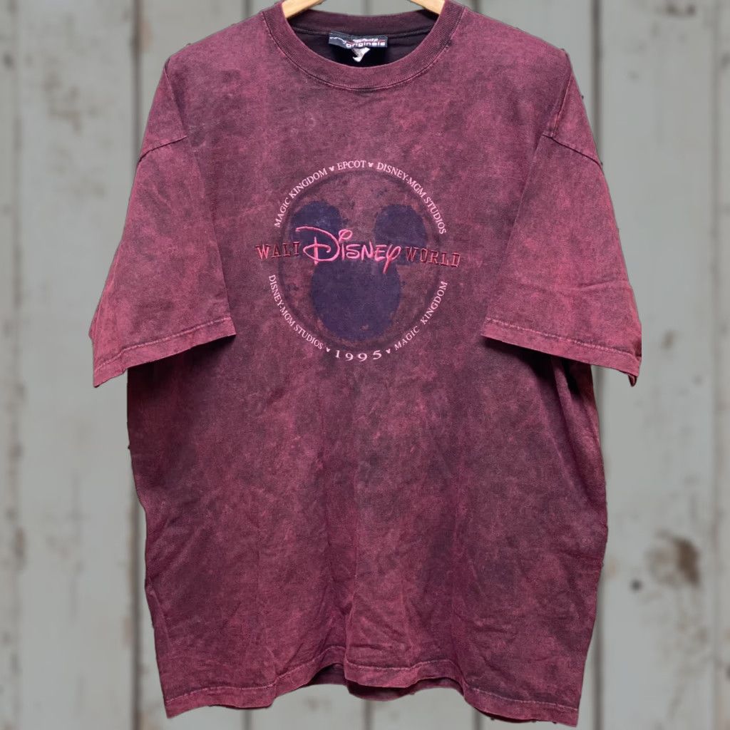 Disney Vintage Red Walt Disney World Embriodered Short Sleeve T-Shirt XL User: Vintage Red Walt Disney World Embriodered Short Sleeve T-Shirt XL Size US XL / EU 56 / 4 - 1 Thumbnail