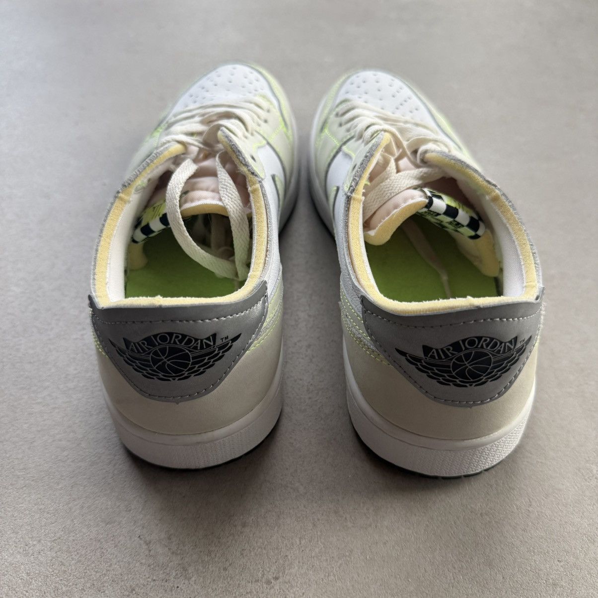 Nike Air Jordan 1 Low OG Ghost Green DM7837-103 Size US 9 / EU 42 - 4 Thumbnail
