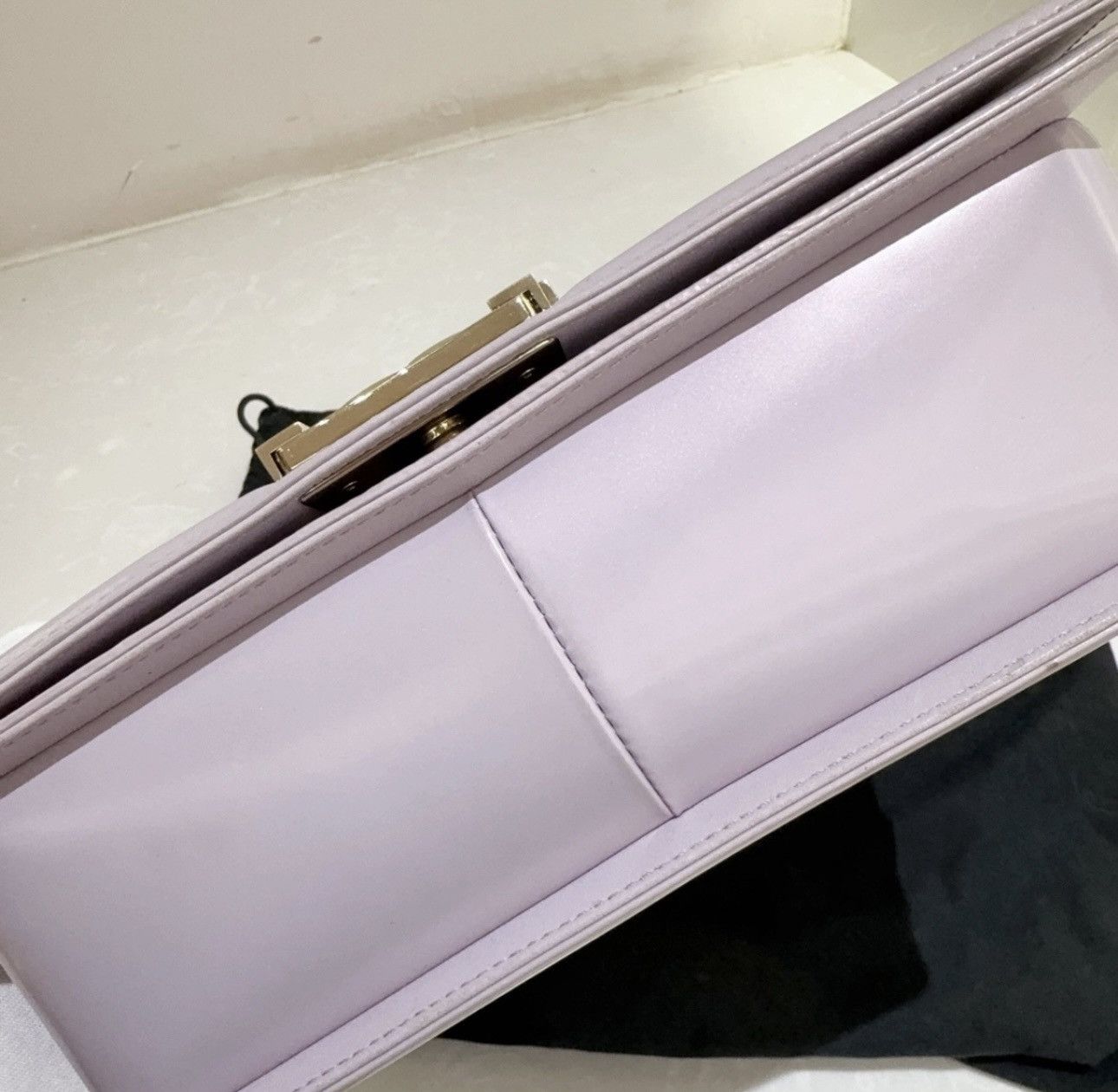 Chanel Chanel Boy Patent Leather handbag in lilac/ light purple Size ONE SIZE - 4 Thumbnail