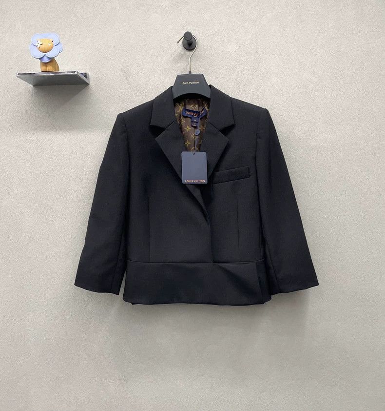 Louis Vuitton Louis Vuitton Black blazer jacket Size XS / US 0-2 / IT 36-38 - 1 Thumbnail