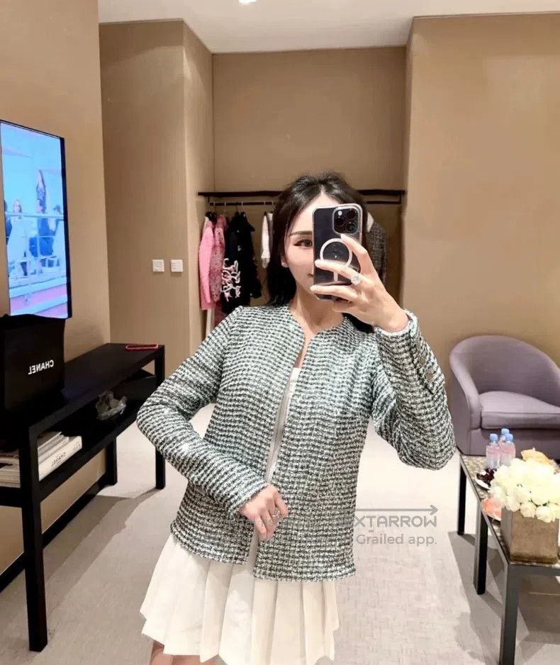 Chanel Chanel 23P Kwon Zhilong's same silver-gray sequin jacket Size XXS / US 00 / IT 34 - 8 Thumbnail