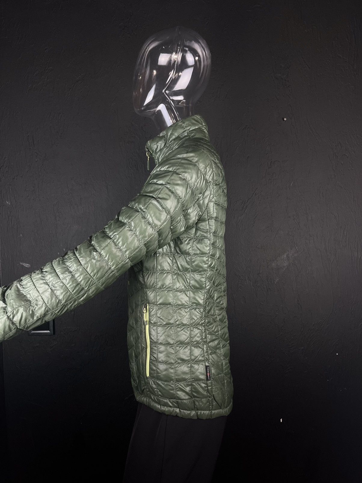The North Face ⛰️The North Face TNF thermoball women micropuffer jacket Size S / US 4 / IT 40 - 3 Thumbnail