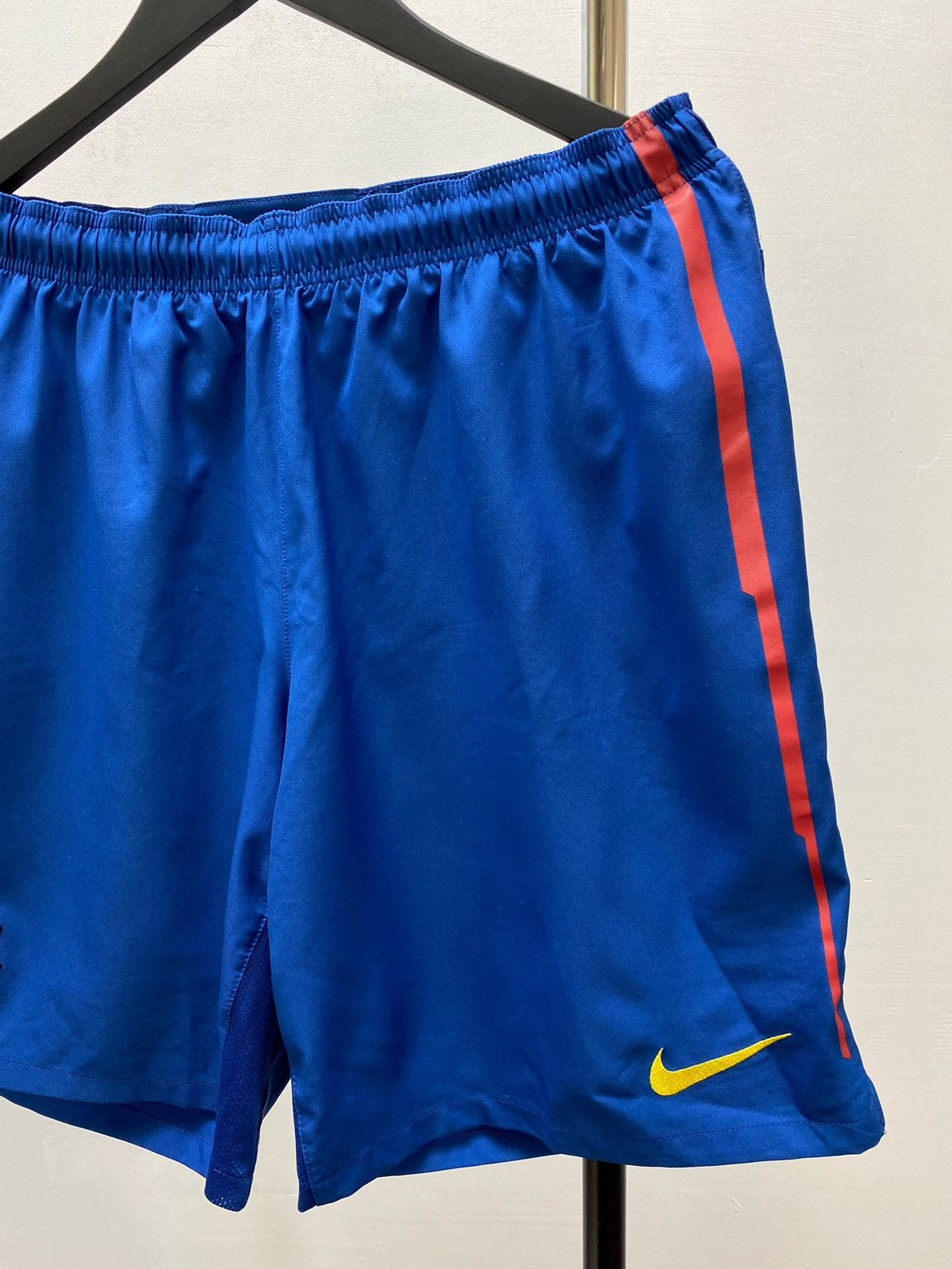 Nike × Vintage VINTAGE NIKE FC BARCELONA SHORTS SOCCER JERSEY DRILL Y2K Size US 36 / EU 52 - 4 Thumbnail