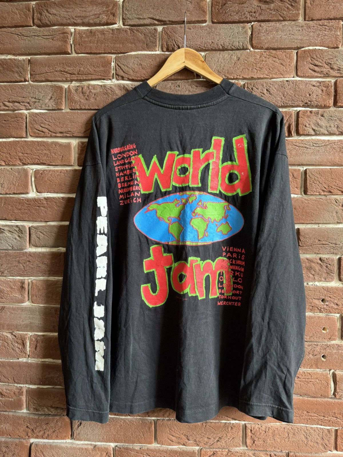 Band Tees Vintage 90s Rare Pearl Jam Rhinos Grunge Band T Shirt Hype Size US XL / EU 56 / 4 - 2 Thumbnail
