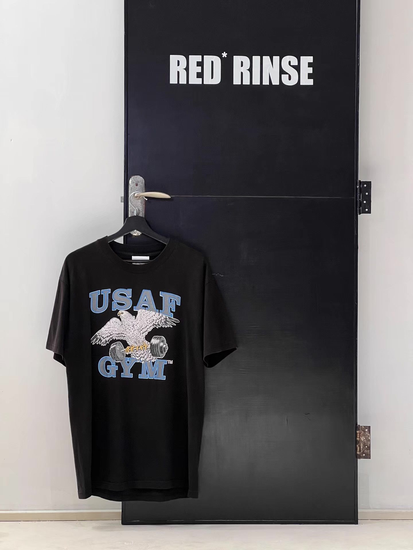 Balenciaga Vintage Washed Eagle USAF Short Sleeve T-shirt Q13 Size US L / EU 52-54 / 3 - 7 Thumbnail