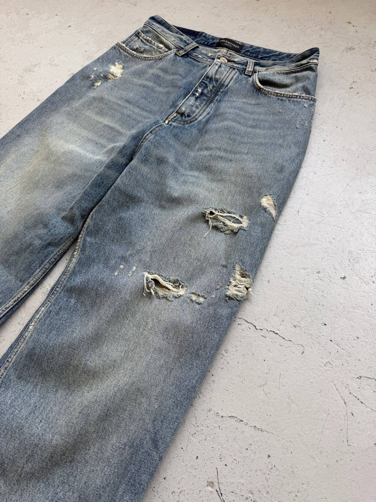 Balenciaga Balenciaga Super Destroyed Baggy Denim Size US 31 - 2 Thumbnail