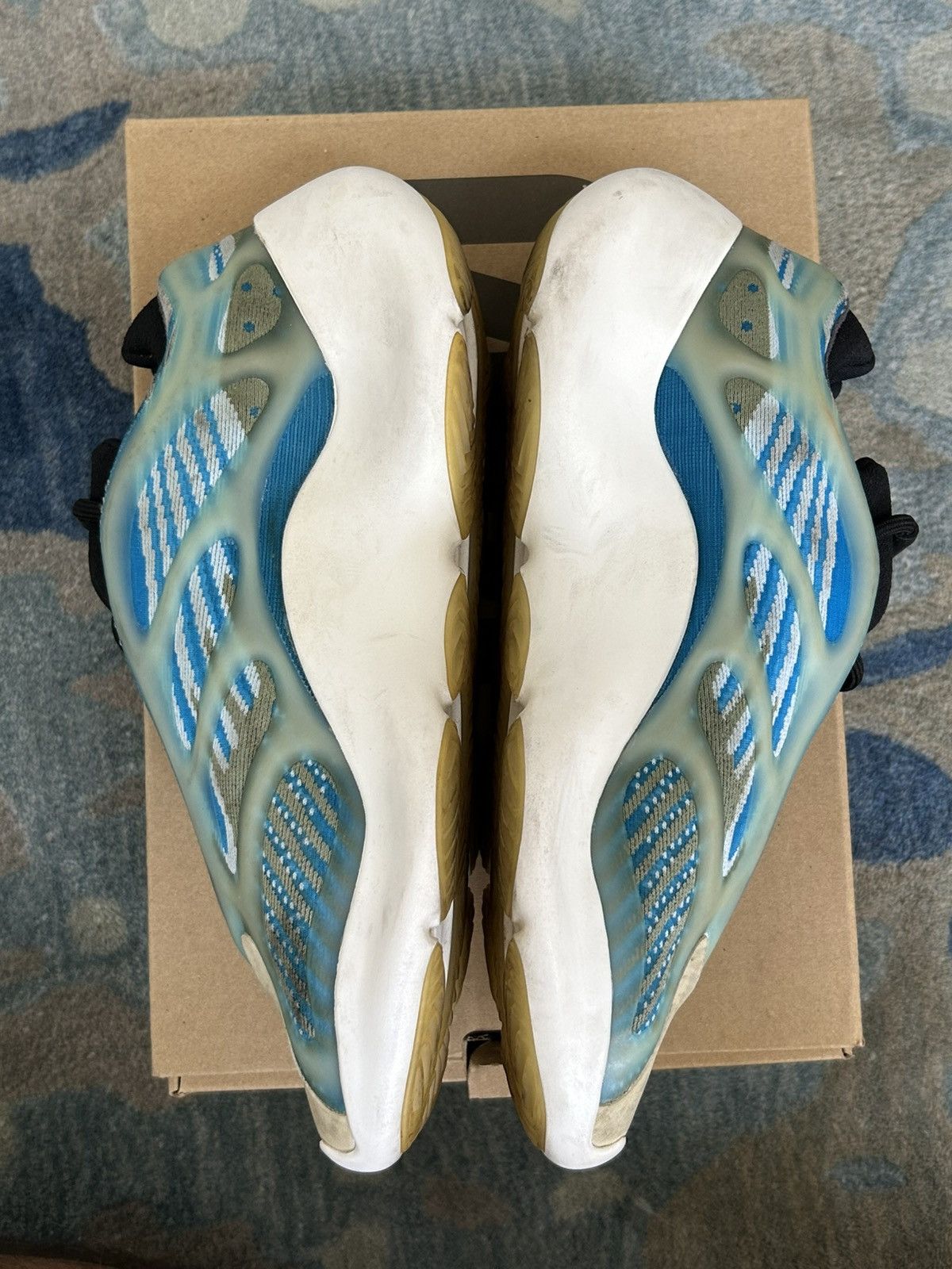 Yeezy Adidas Yeezy 700 v3 Size US 8.5 / EU 41-42 - 10 Thumbnail