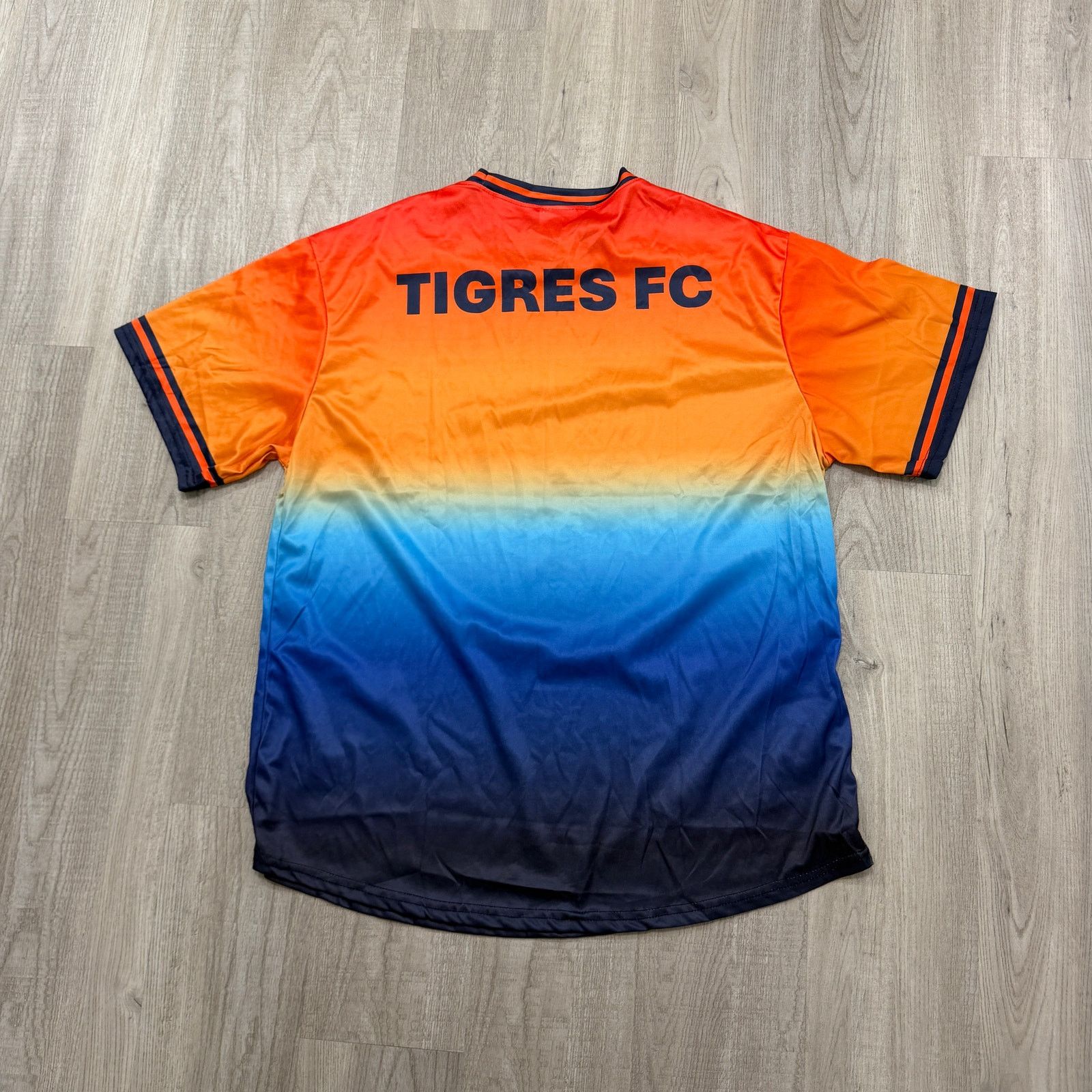 MLB Detroit Tigers Baseball Soccer Jersey Men's XL Tigres FC Size US XL / EU 56 / 4 - 5 Thumbnail