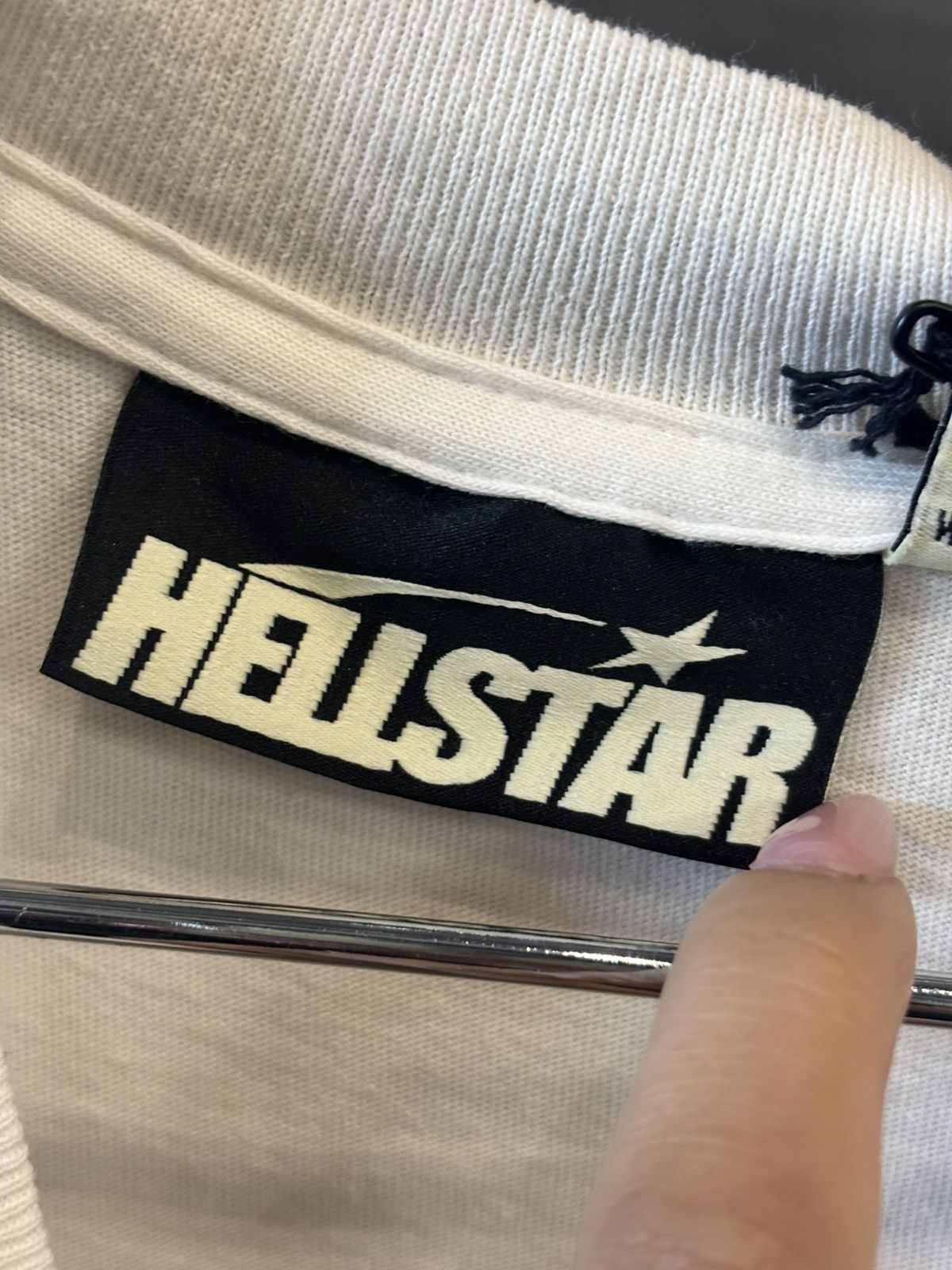 HELLSTAR HELLSTAR CURSIVE WHITE LOGO LONGSLEEVE SIZE L Size US L / EU 52-54 / 3 - 11 Thumbnail