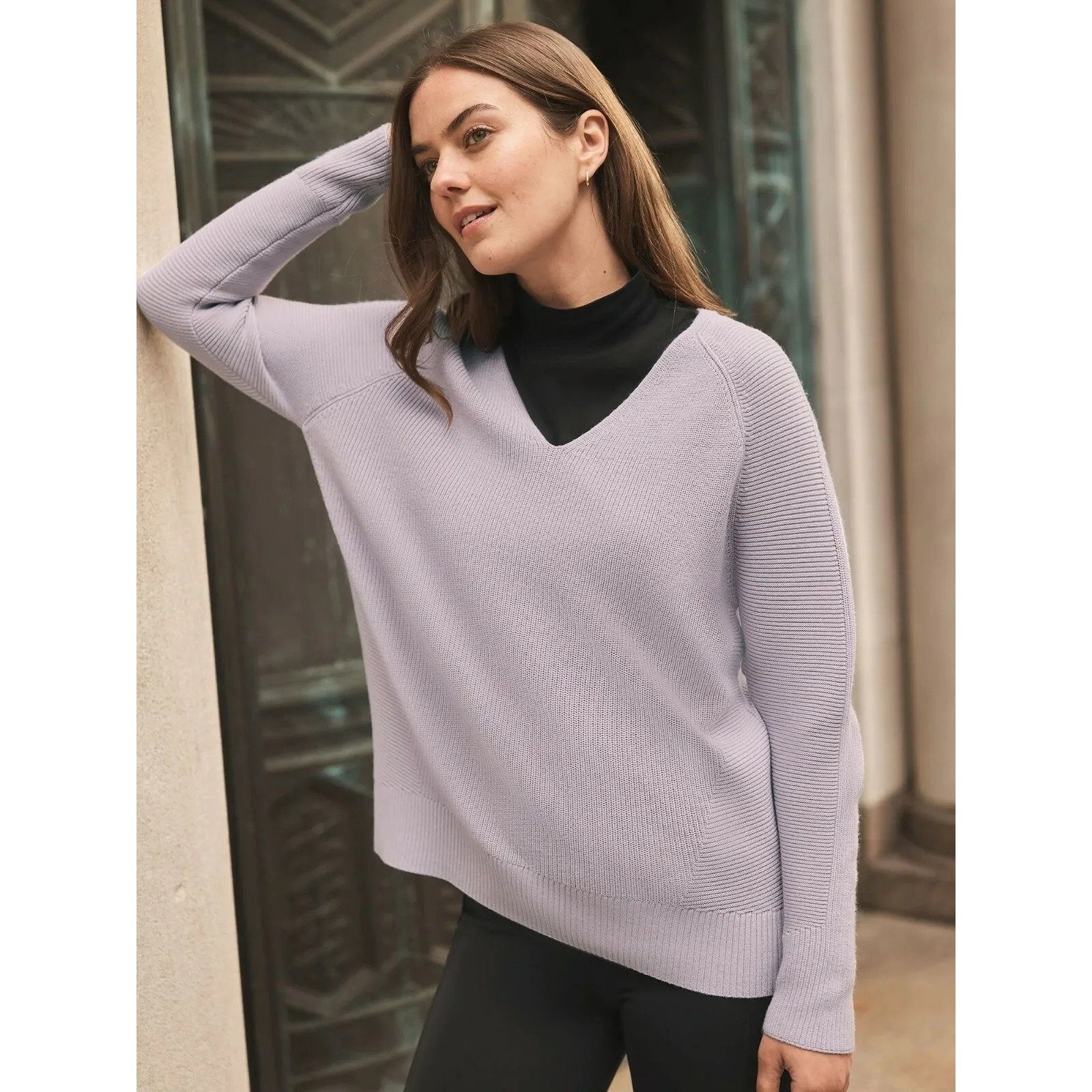 Athleta Athleta Hanover Merino V-Neck Sweater Oversized Shasta Purpl Size XS / US 0-2 / IT 36-38 - 6 Thumbnail