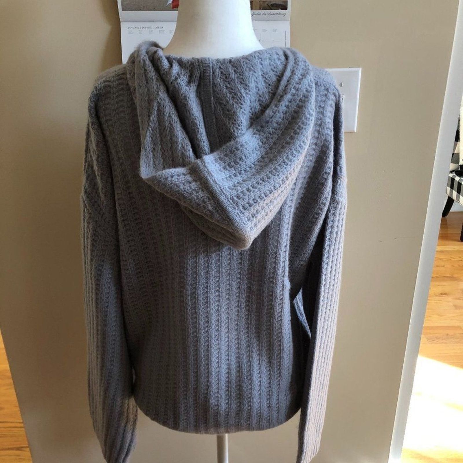 360Cashmere 360 Cashmere Naomi Ribbed Cashmere V-Neck Sweater Size S / US 4 / IT 40 - 5 Thumbnail