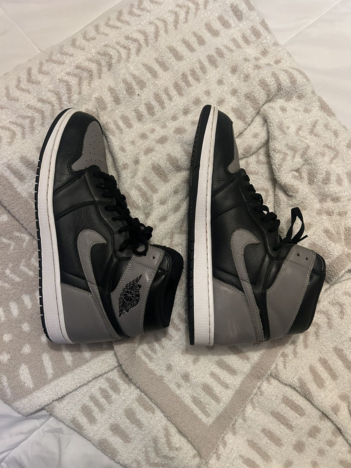 Jordan Brand Air Jordan 1 high shadow Size US 15 / EU 48 - 4 Thumbnail