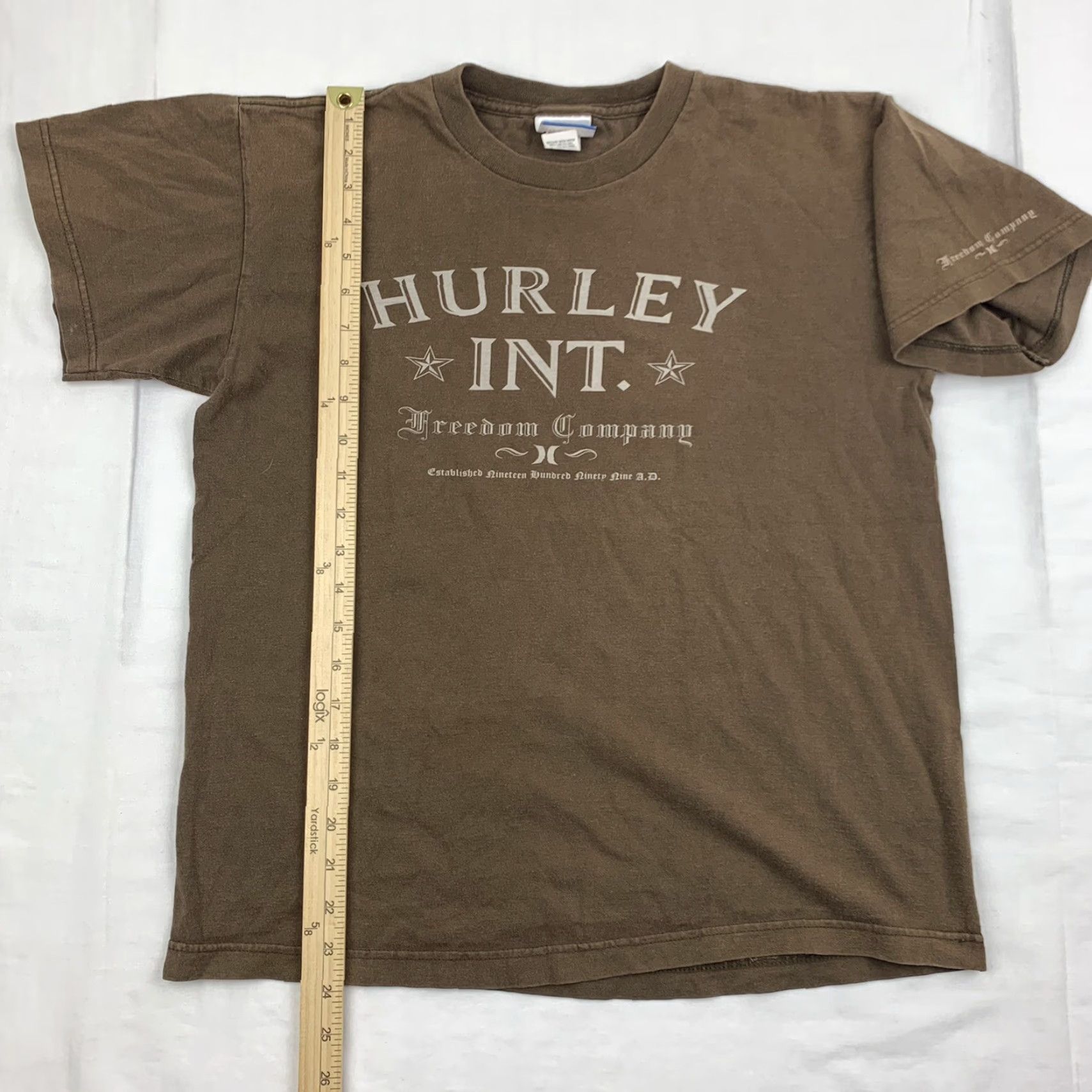 Hurley VINTAGE Hurley T Shirt Adult Medium Brown Surfing Beach 90s Mens M Brown Hurley Shirt Men Classic Crew Neck/Short Sleeve 100% Cotton (if applicable) Size US M / EU 48-50 / 2 - 6 Thumbnail