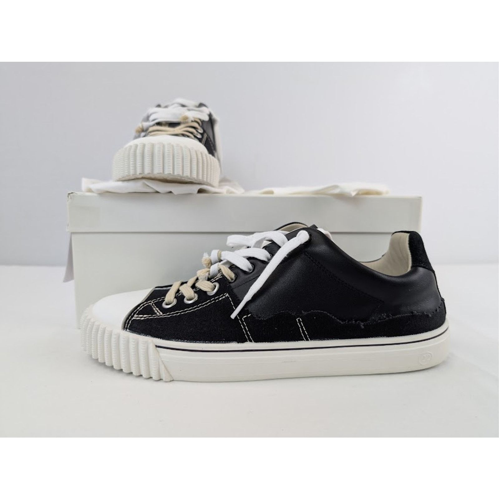 Maison Margiela o1rshd1 Evolution Low Sneakers in Black / White Size US 13 / EU 46 - 21 Thumbnail