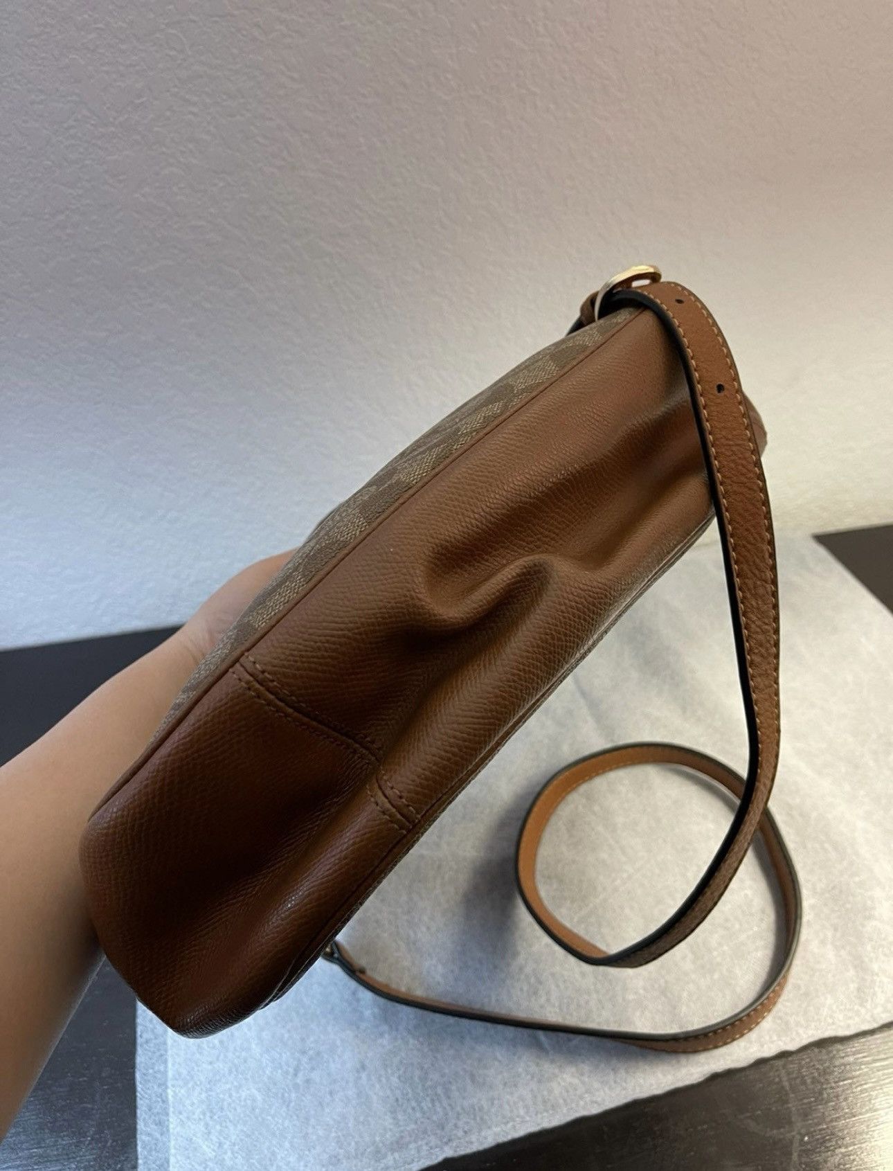Coach COACH HARLEY EAST/WEST HOBO IN SIGNATURE shoulder bag Size ONE SIZE - 8 Thumbnail