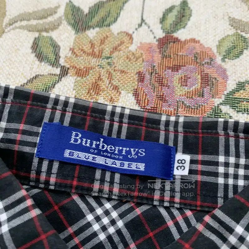 Burberry Burberry Black Check Long Sleeve Shirt for Women. Size M / US 6-8 / IT 42-44 - 3 Thumbnail