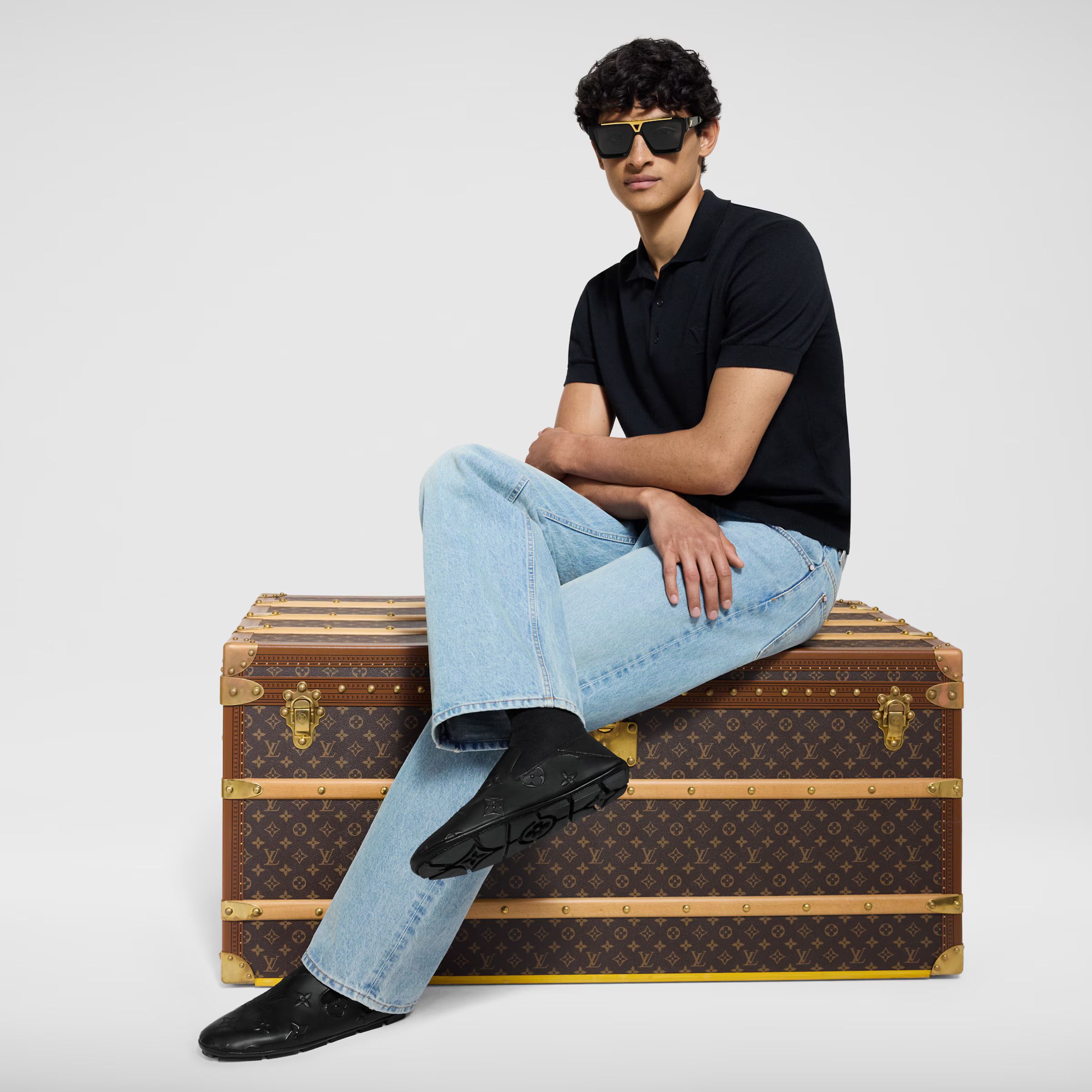 Louis Vuitton Louis Vuitton Driver Size US 7.5 / EU 40-41 - 2 Thumbnail