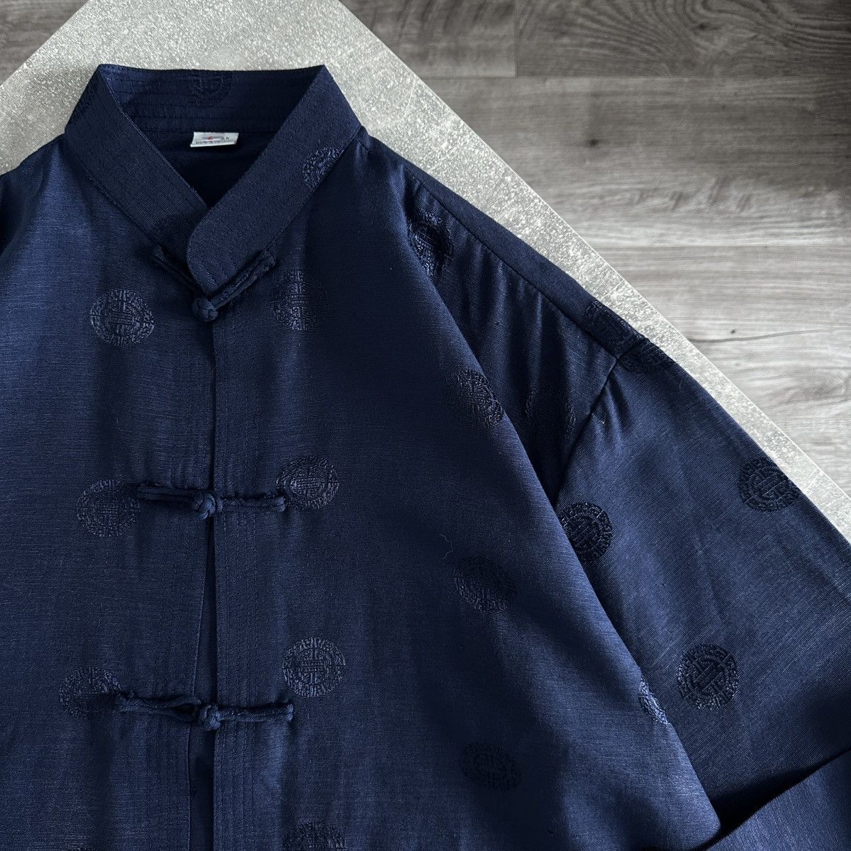 Vintage Vintage 90s 100% Silk Monogram Japanese style kimono shirt Size US L / EU 52-54 / 3 - 3 Thumbnail
